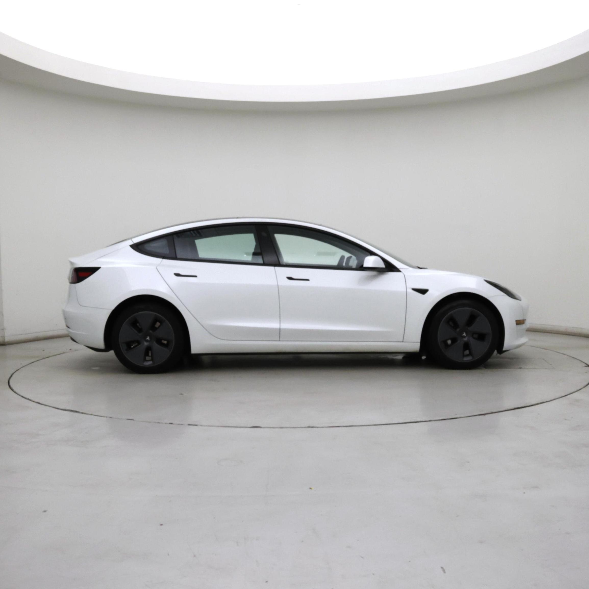 Thumbnail: 2023 Tesla Model 3 - 7