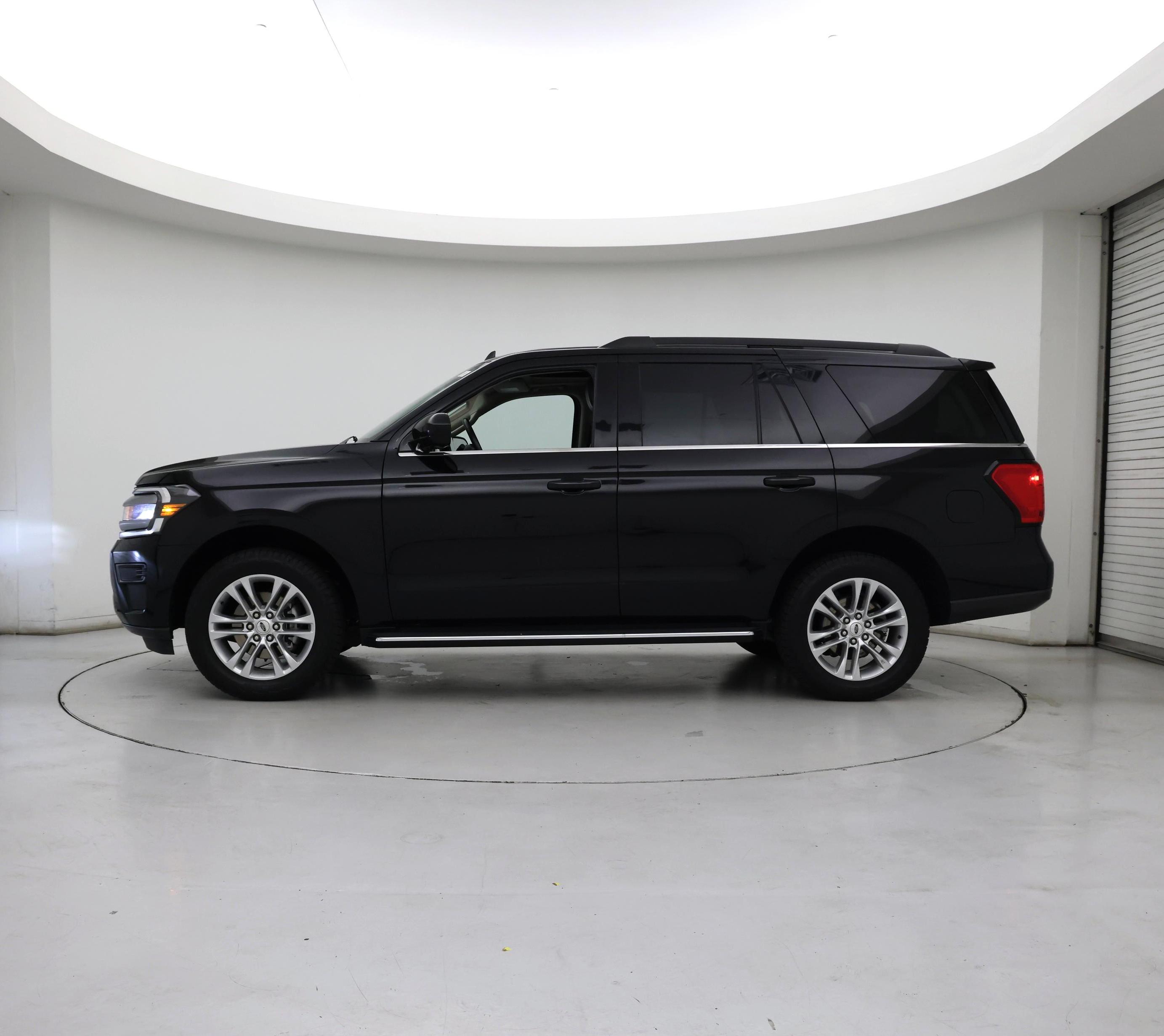 Thumbnail: 2022 Ford Expedition - 3
