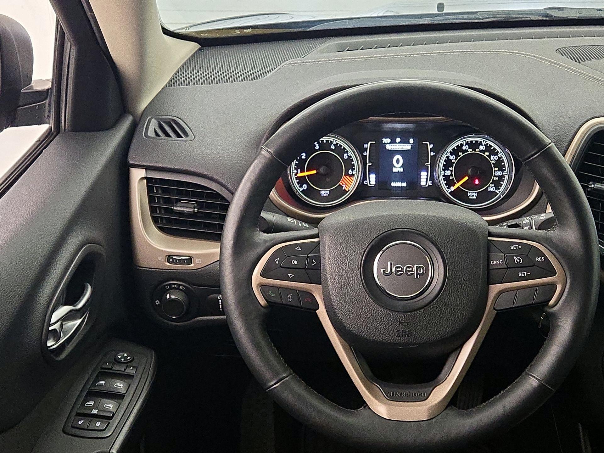 Thumbnail: 2014 Jeep Cherokee - 10