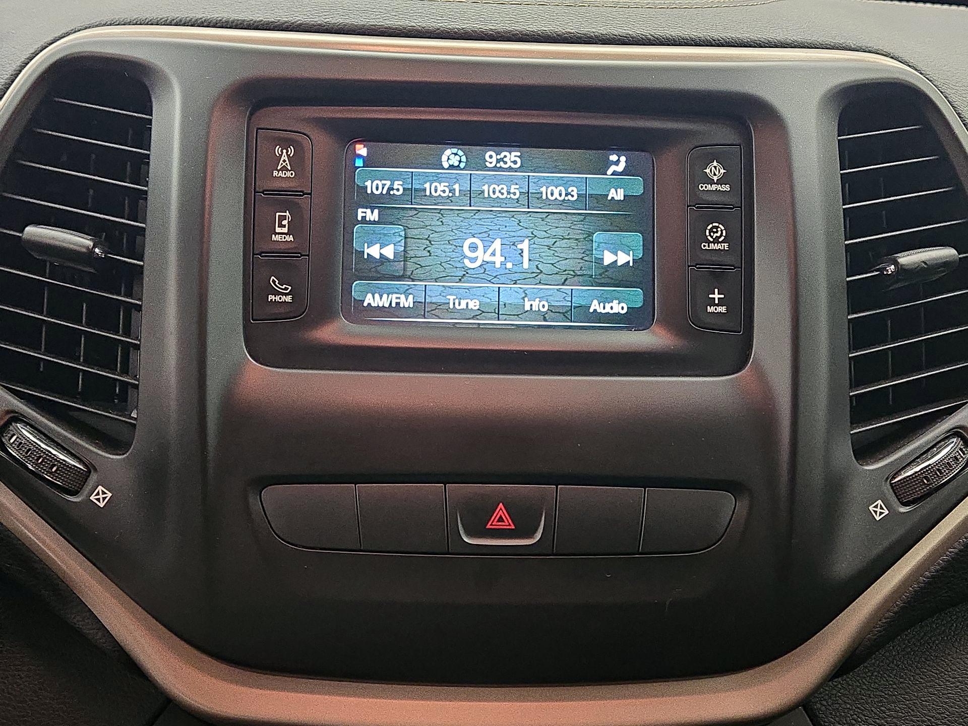 Thumbnail: 2014 Jeep Cherokee - 15