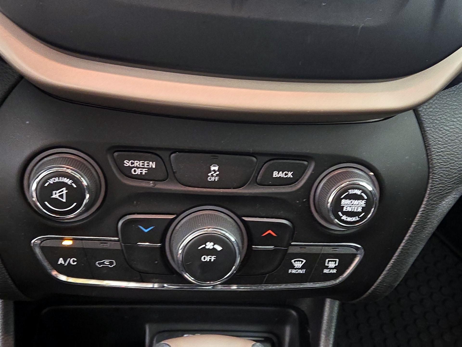 Thumbnail: 2014 Jeep Cherokee - 16