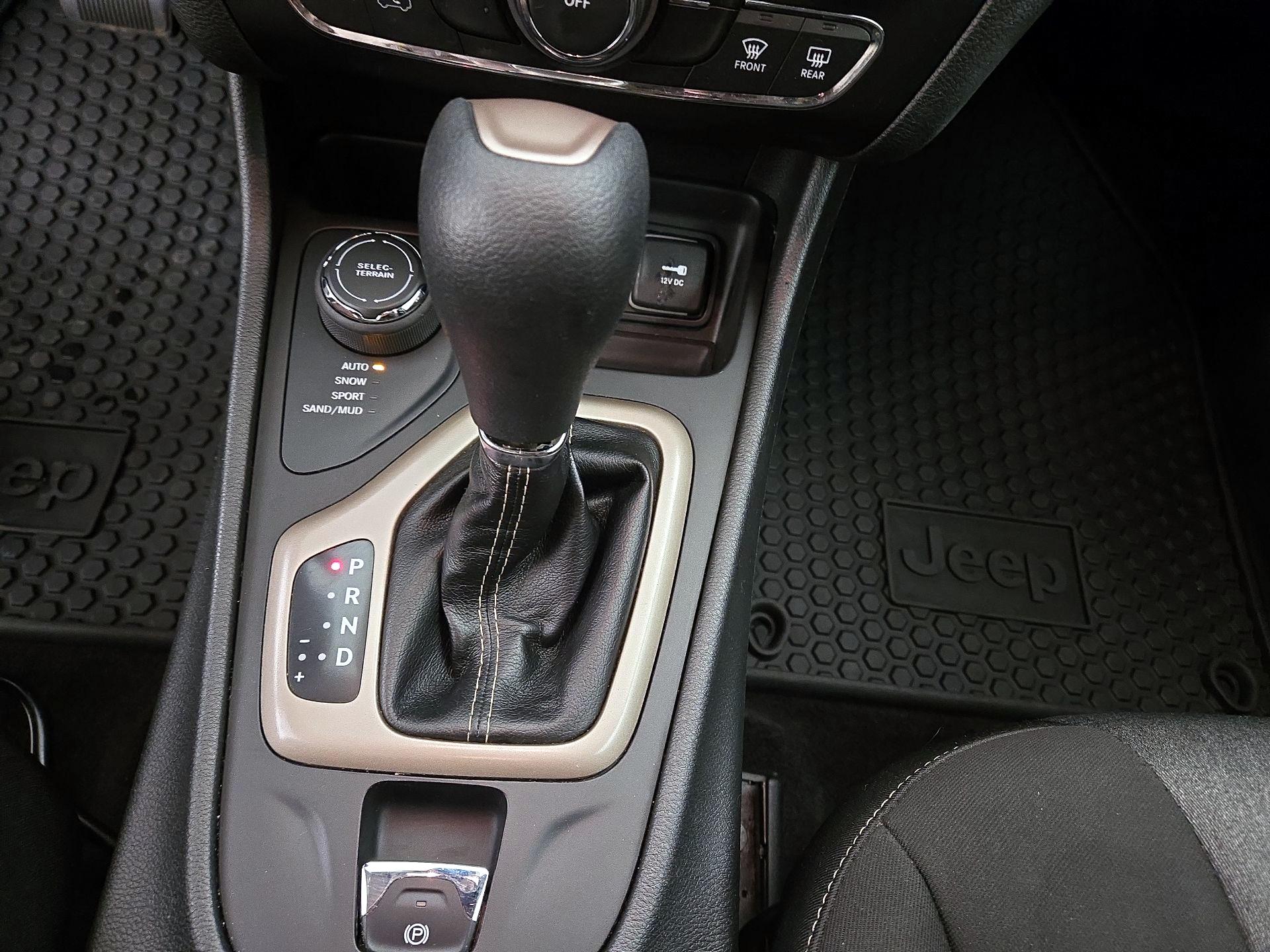 Thumbnail: 2014 Jeep Cherokee - 17