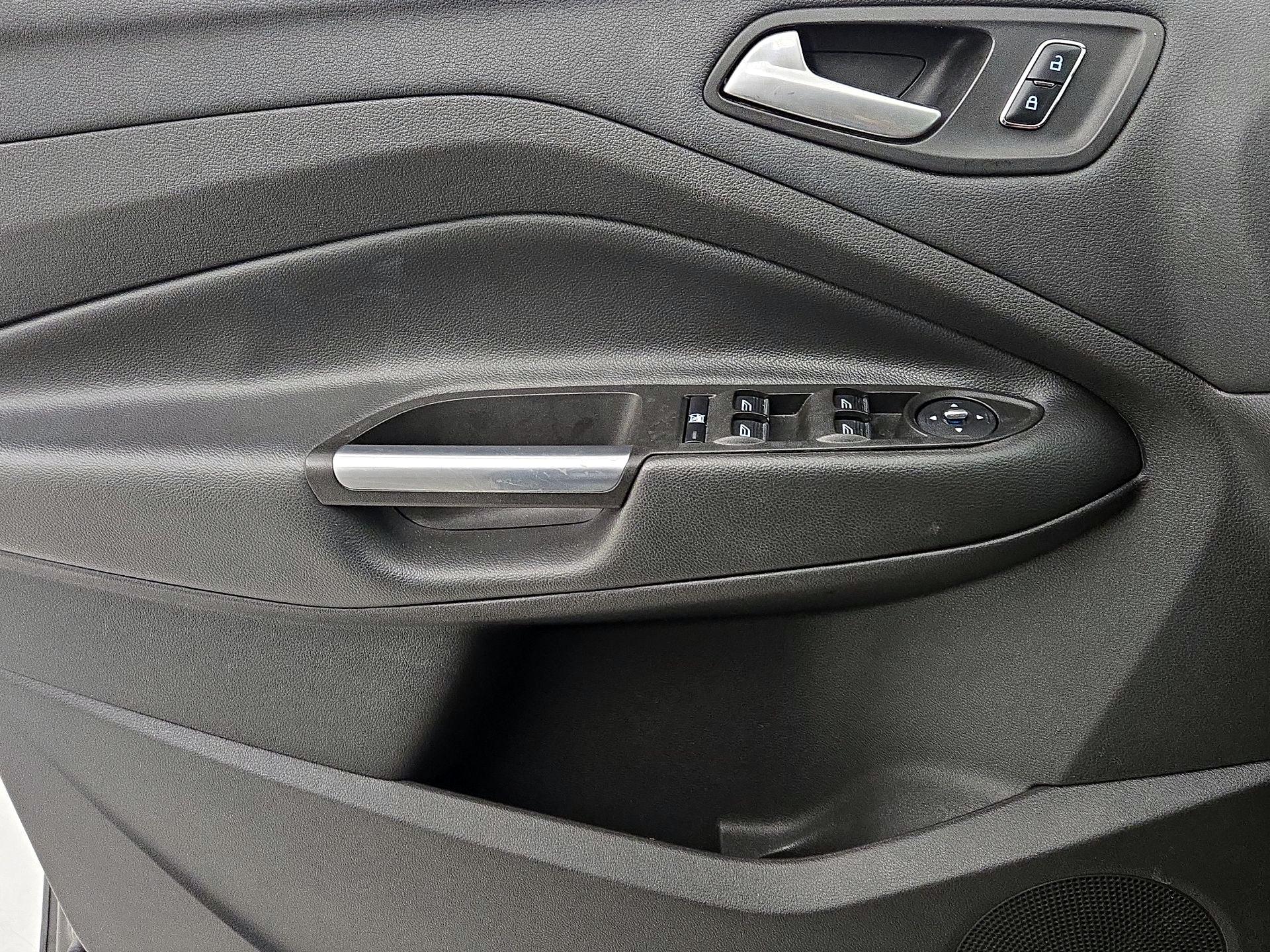 Thumbnail: 2016 Ford Escape - 12