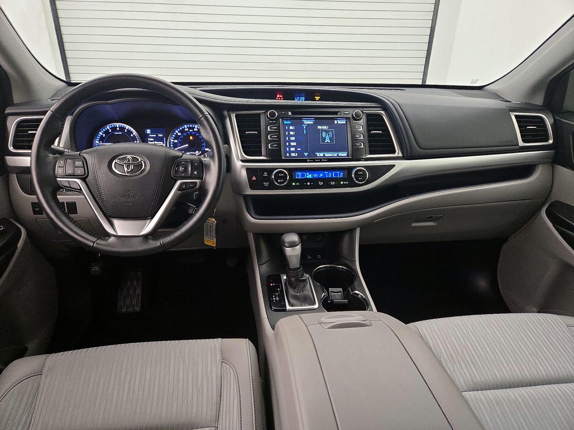 Thumbnail: 2017 Toyota Highlander - 9