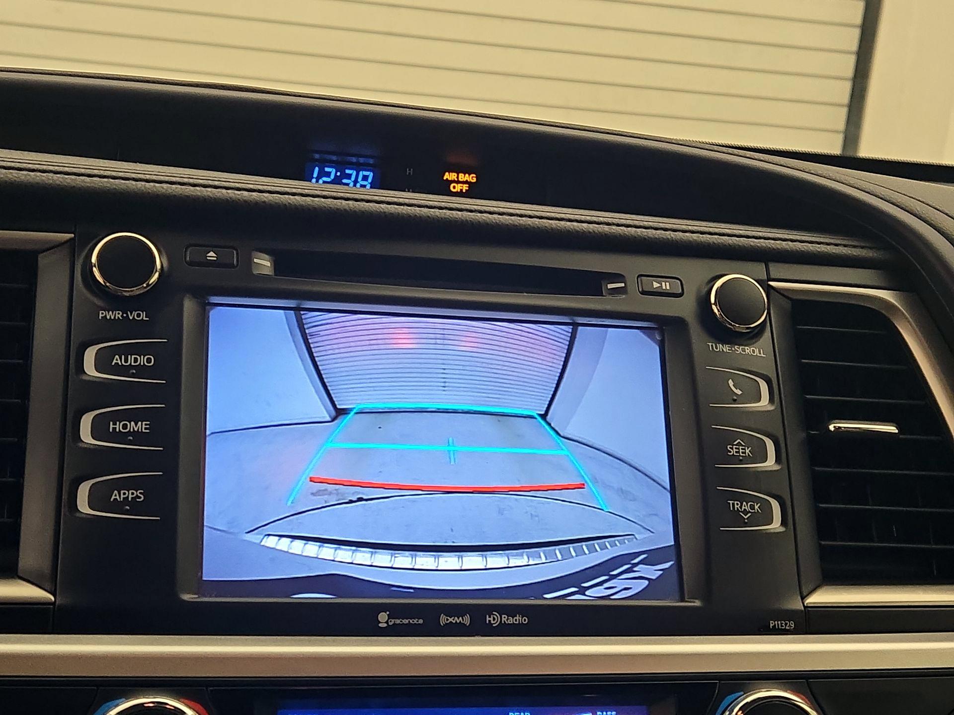 Thumbnail: 2017 Toyota Highlander - 14