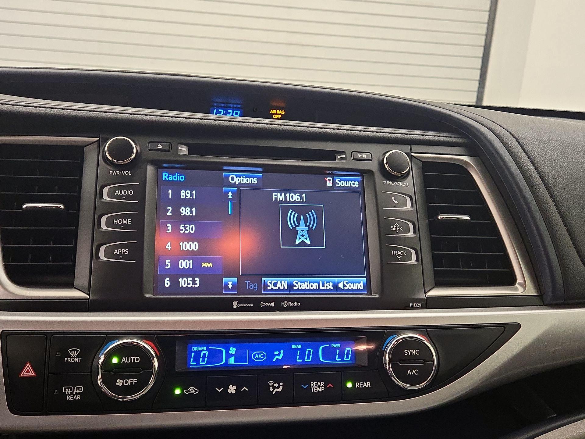 Thumbnail: 2017 Toyota Highlander - 15
