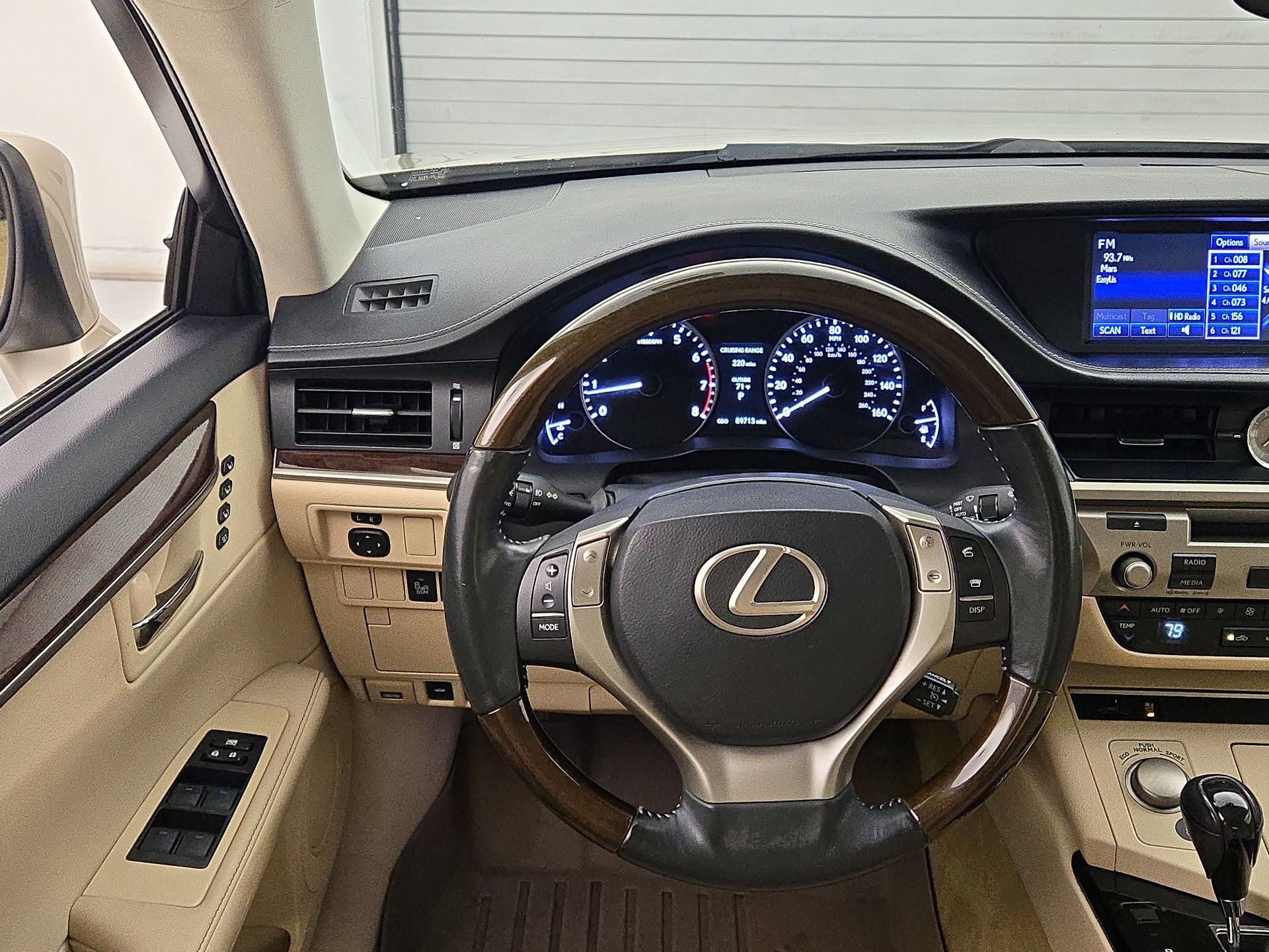 Thumbnail: 2014 Lexus ES - 10
