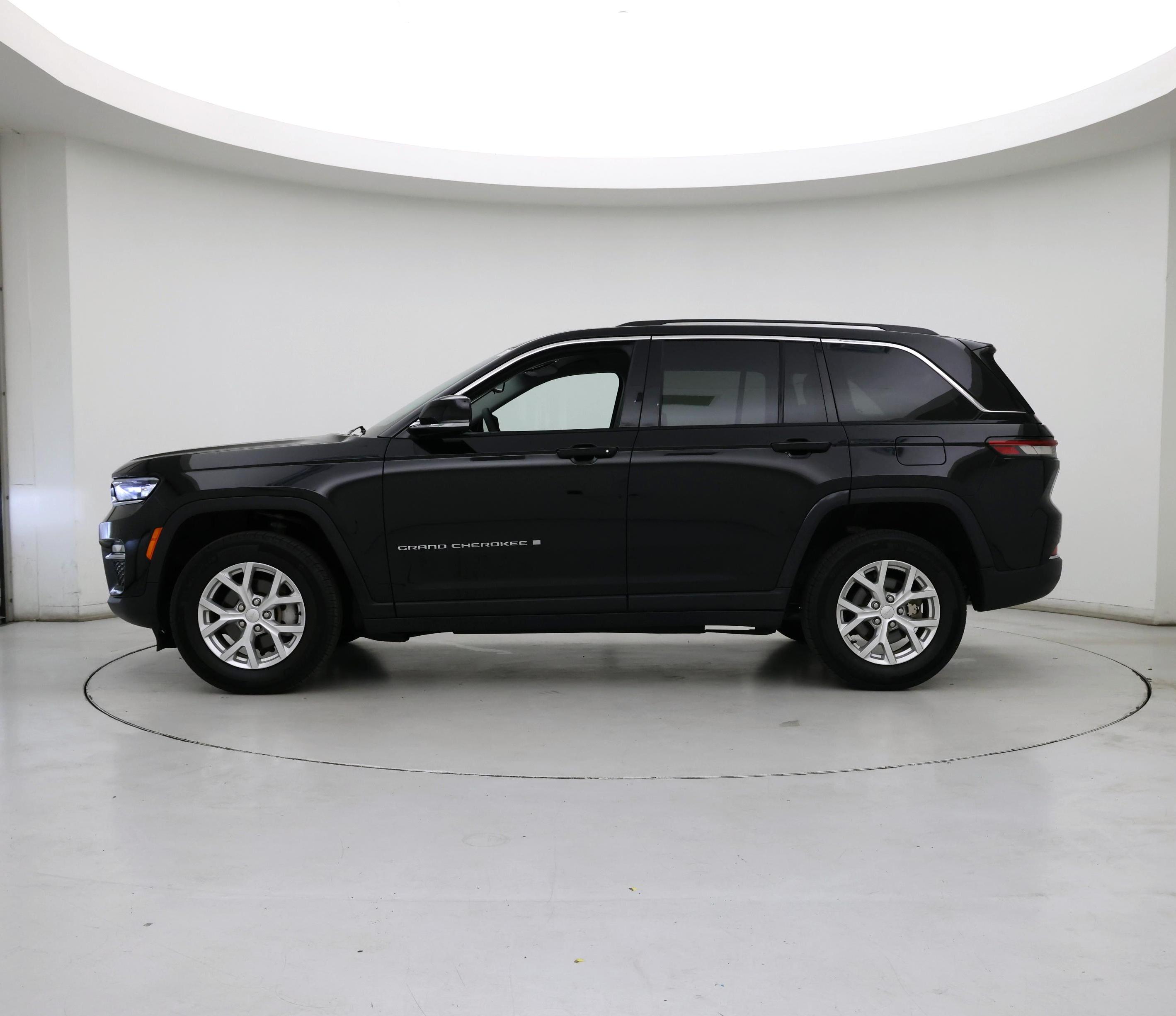 Thumbnail: 2023 Jeep Grand Cherokee - 3