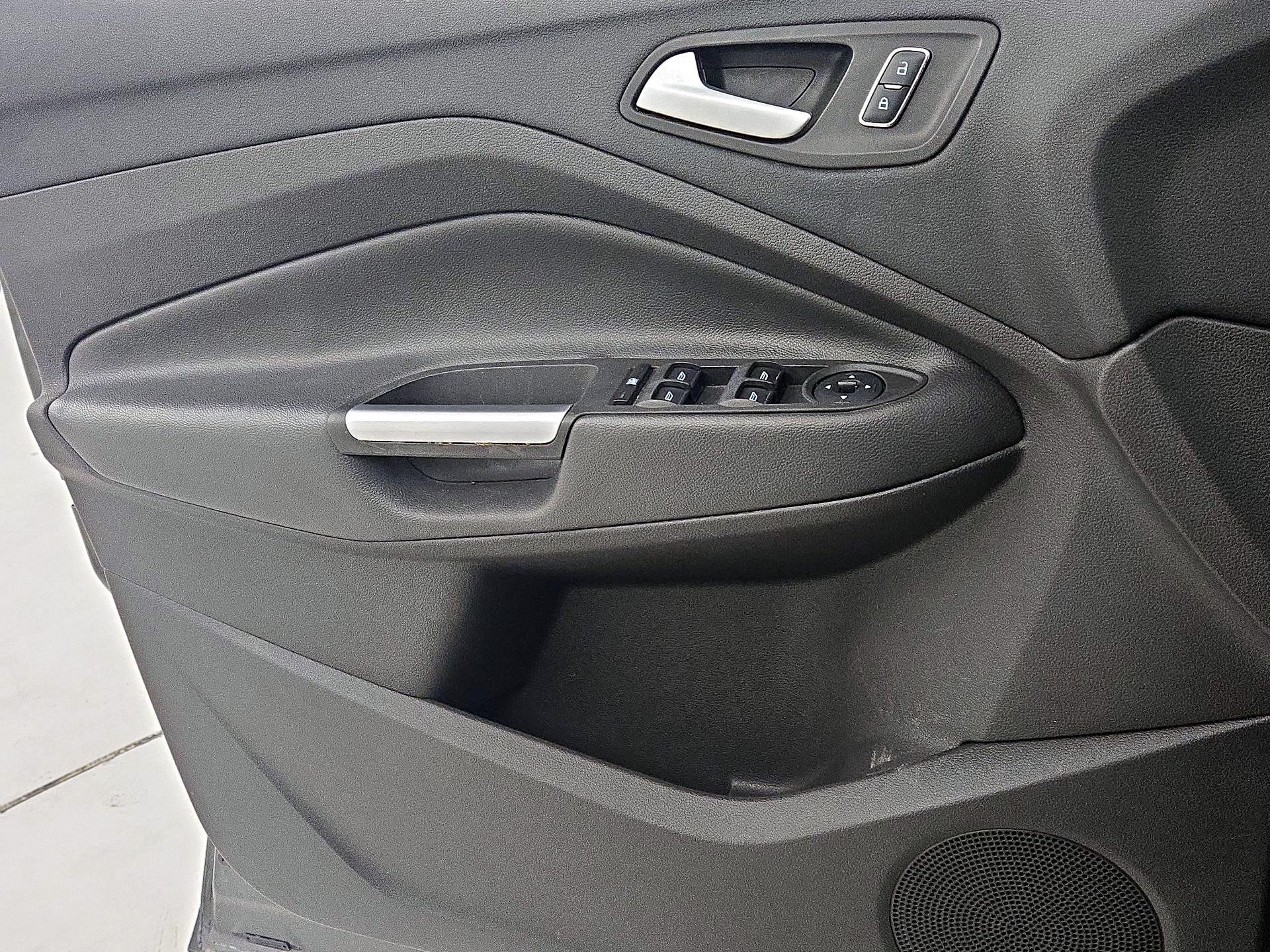 Thumbnail: 2016 Ford Escape - 12