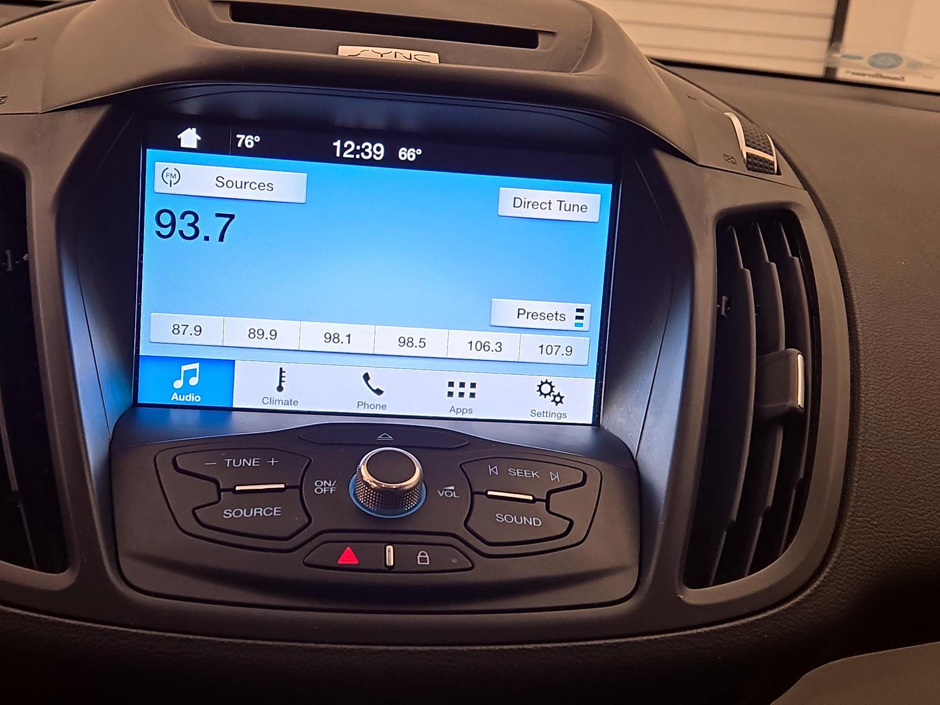 Thumbnail: 2016 Ford Escape - 15