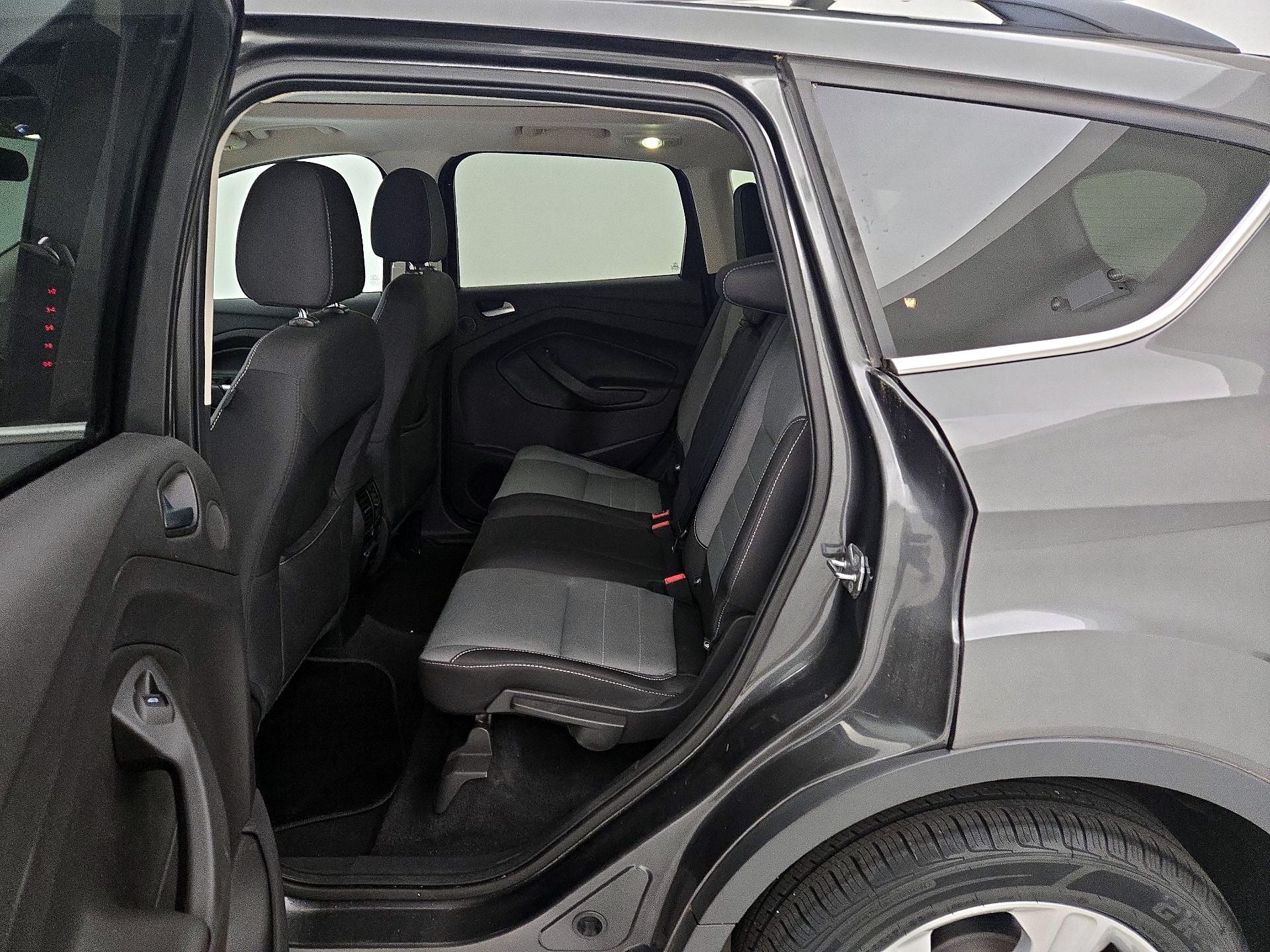 Thumbnail: 2016 Ford Escape - 18