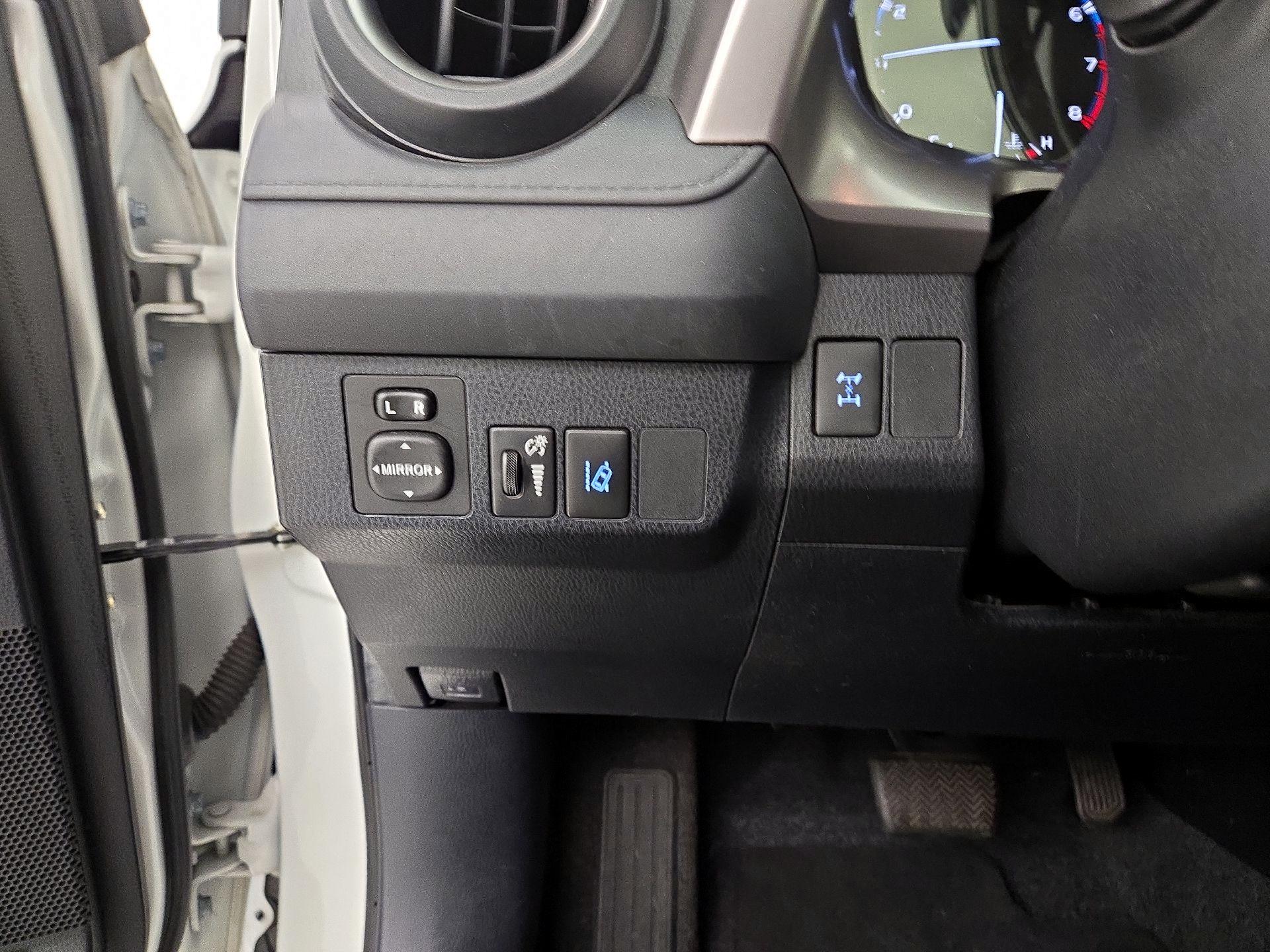 Thumbnail: 2017 Toyota RAV4 - 13