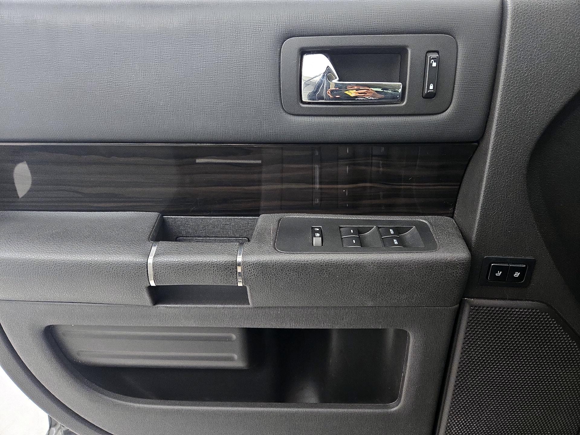 Thumbnail: 2015 Ford Flex - 12
