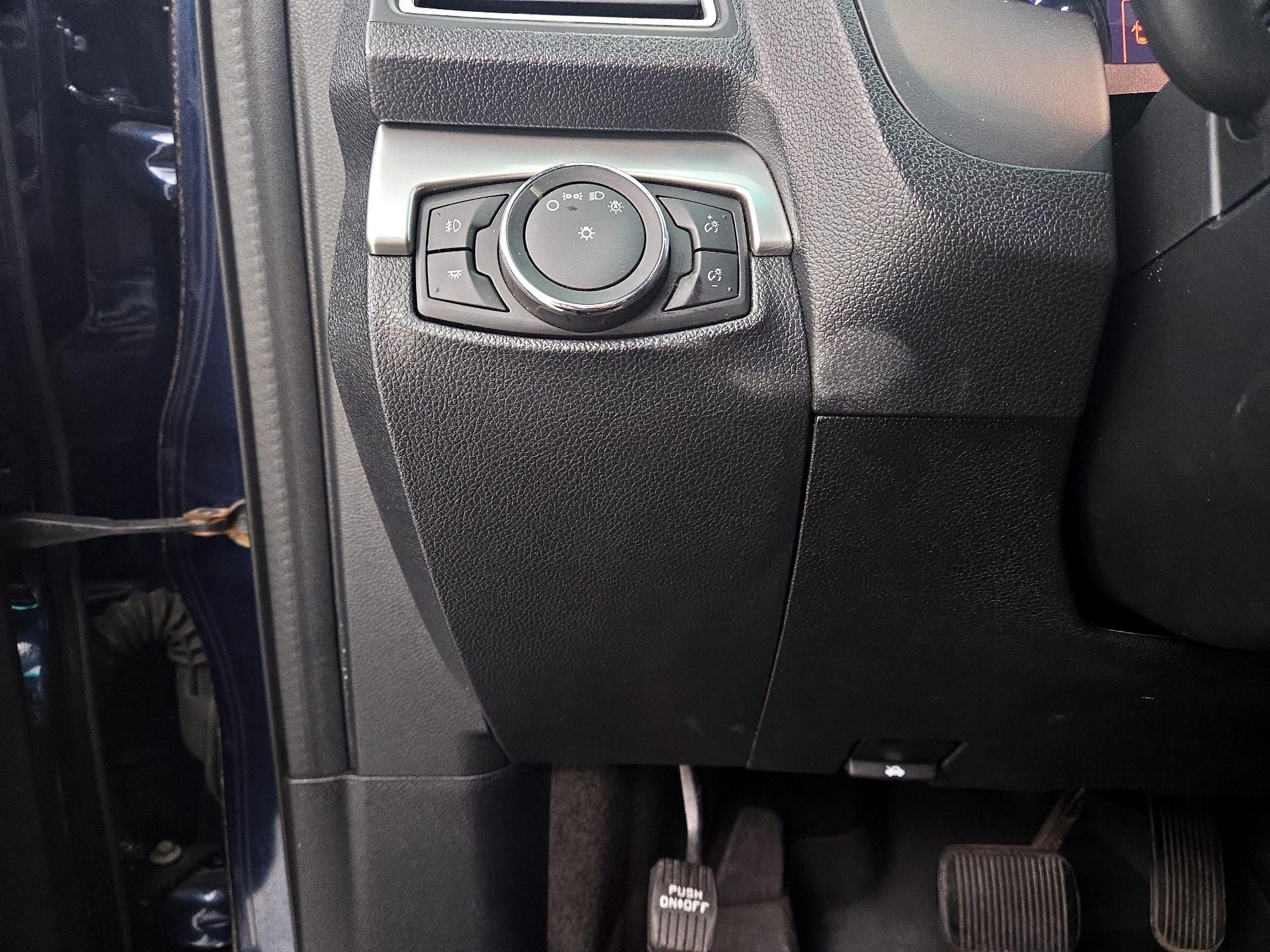 Thumbnail: 2016 Ford Explorer - 13