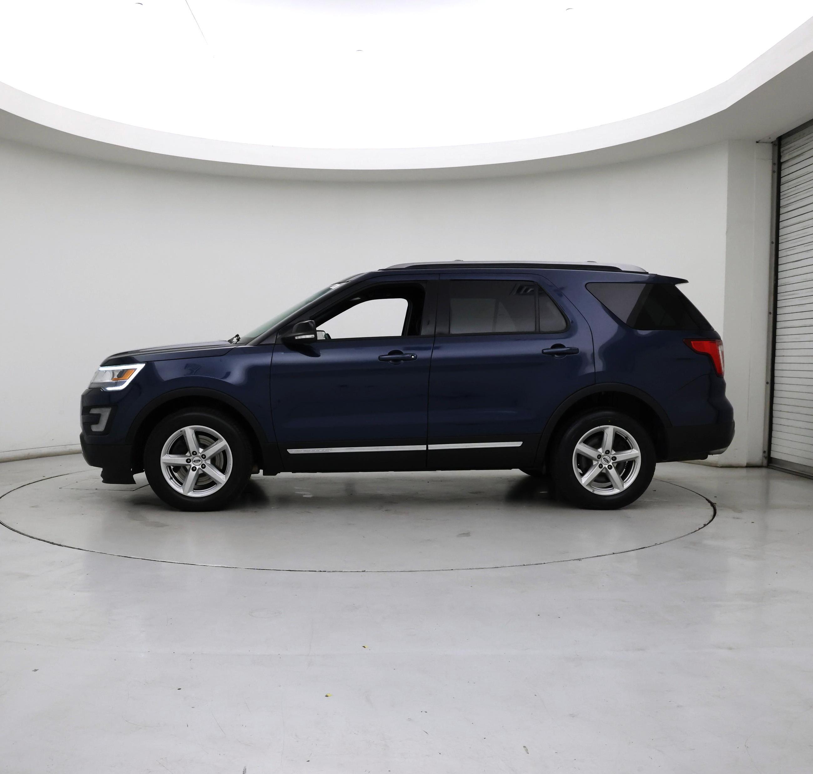 Thumbnail: 2016 Ford Explorer - 3