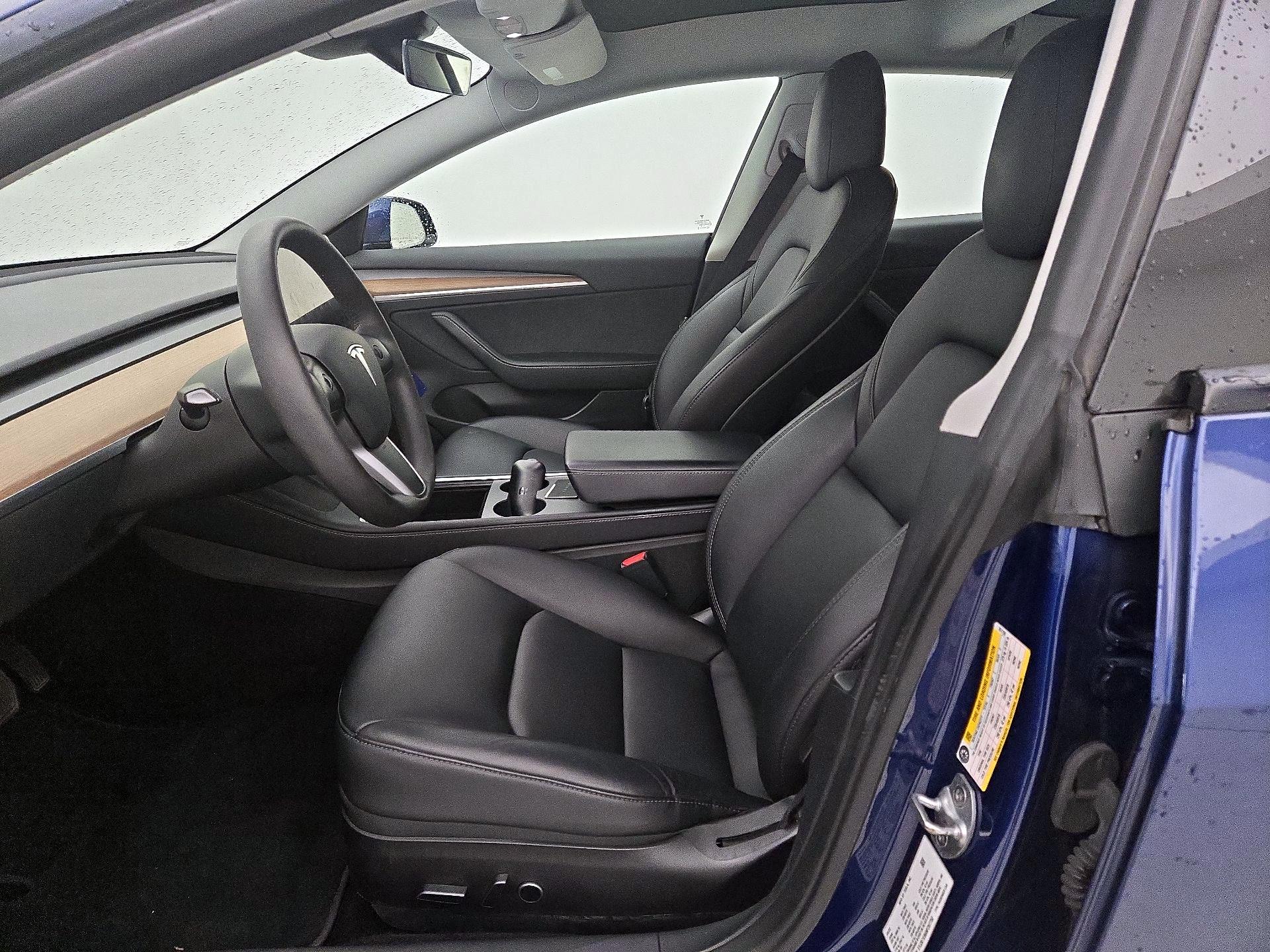 Thumbnail: 2022 Tesla Model 3 - 11
