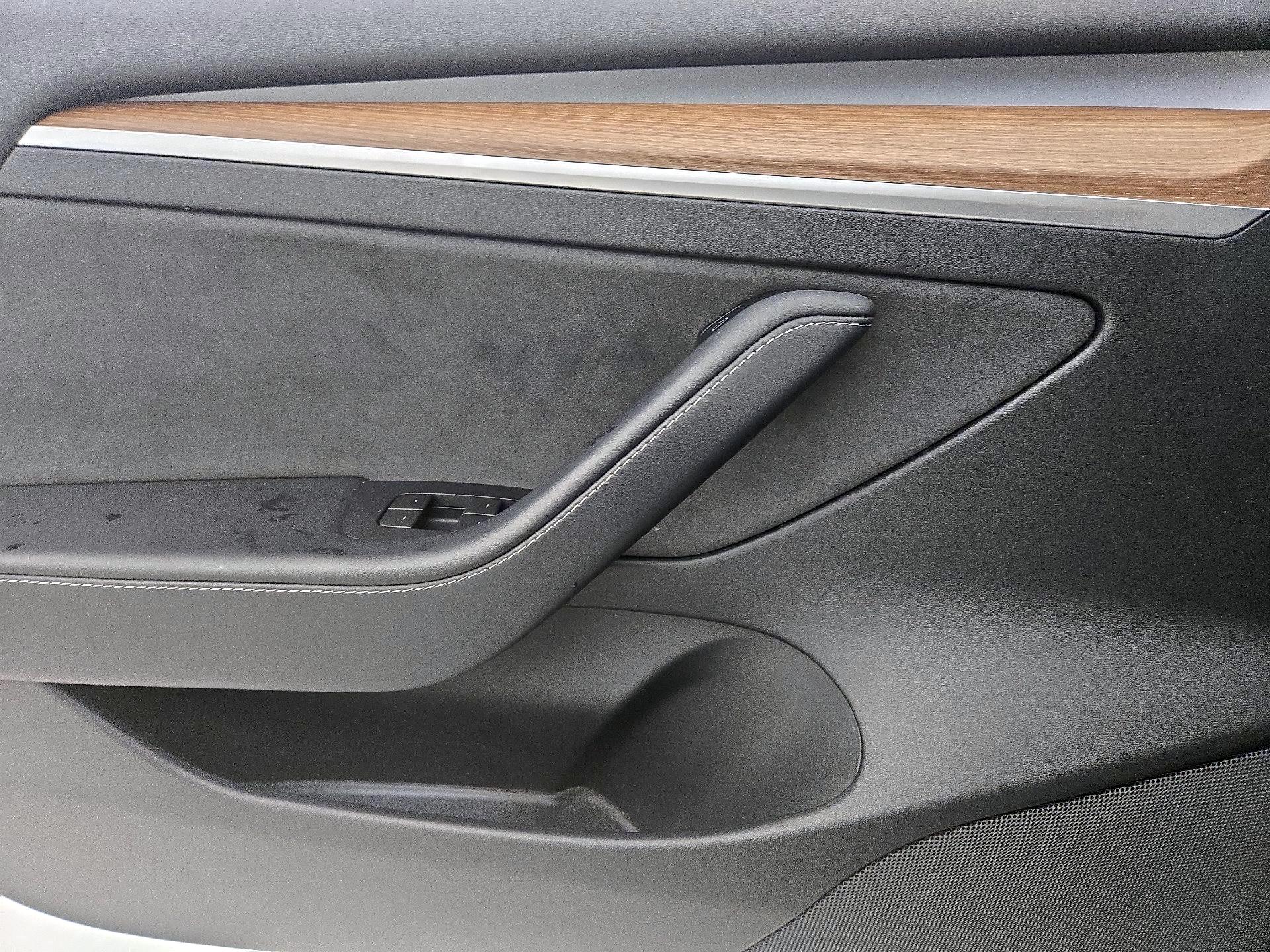 Thumbnail: 2022 Tesla Model 3 - 12