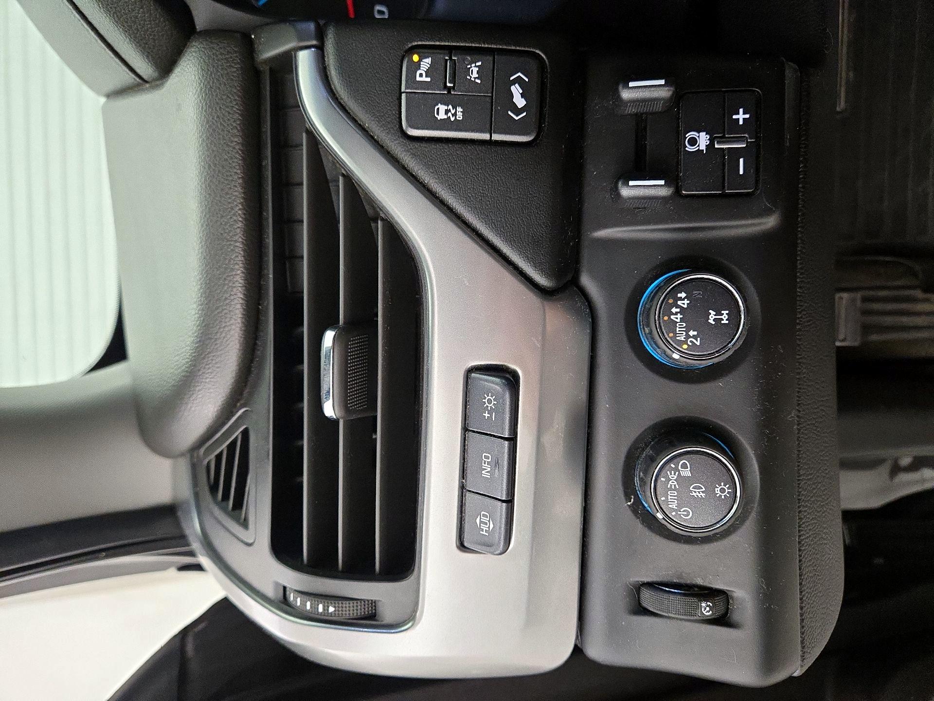 Thumbnail: 2018 Chevrolet Tahoe - 13