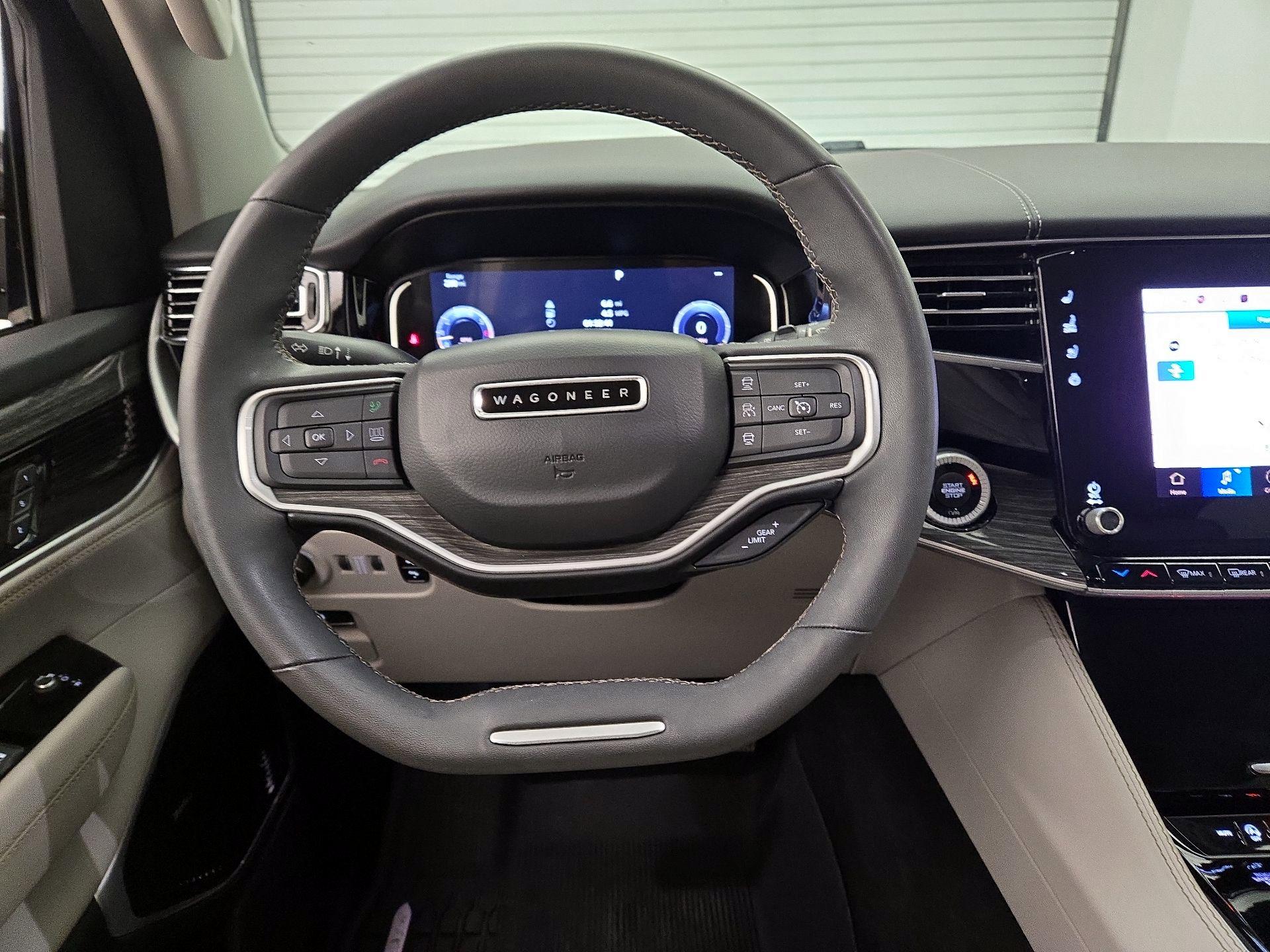 Thumbnail: 2022 Jeep Wagoneer - 10