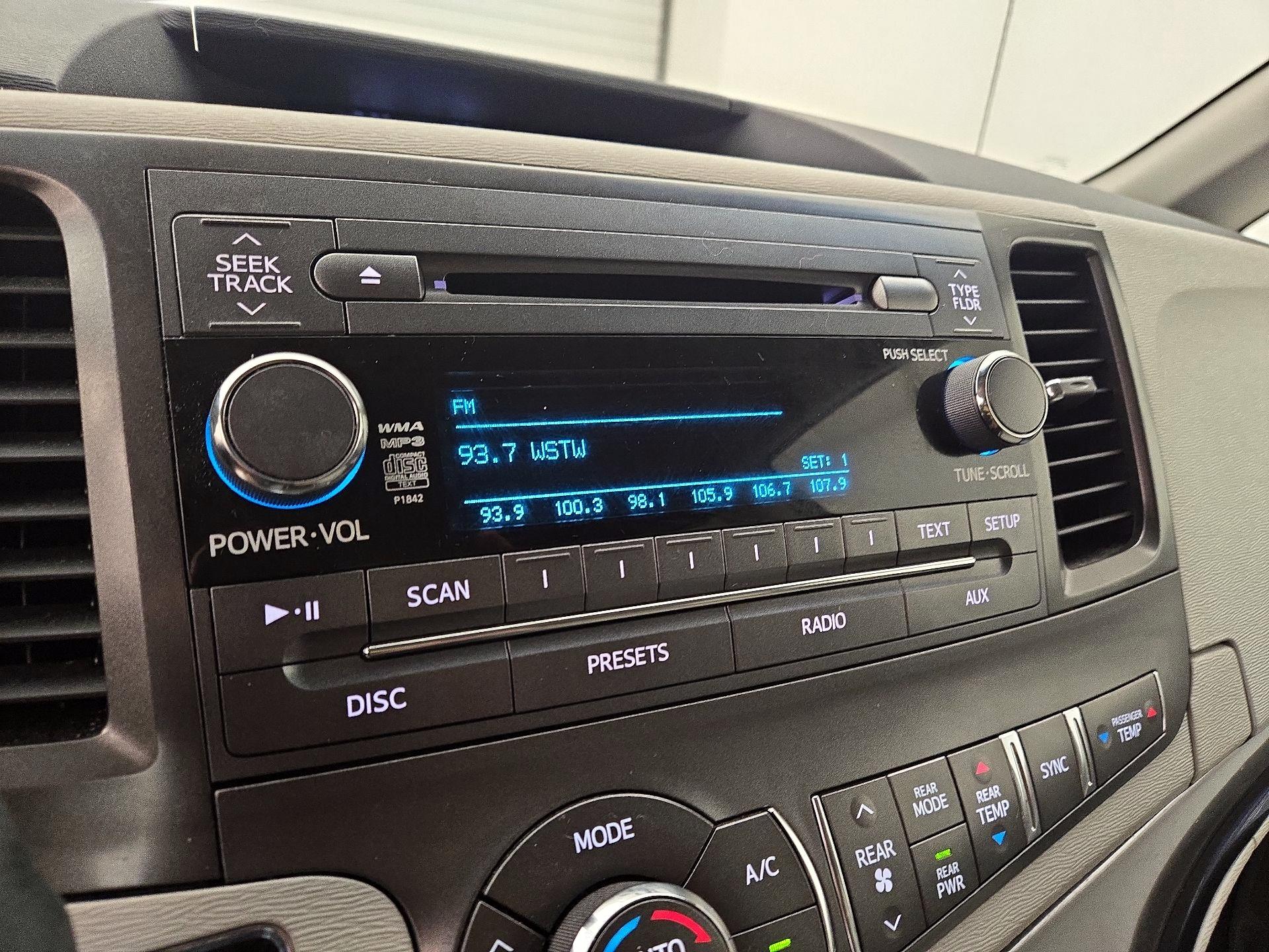 Thumbnail: 2014 Toyota Sienna - 15