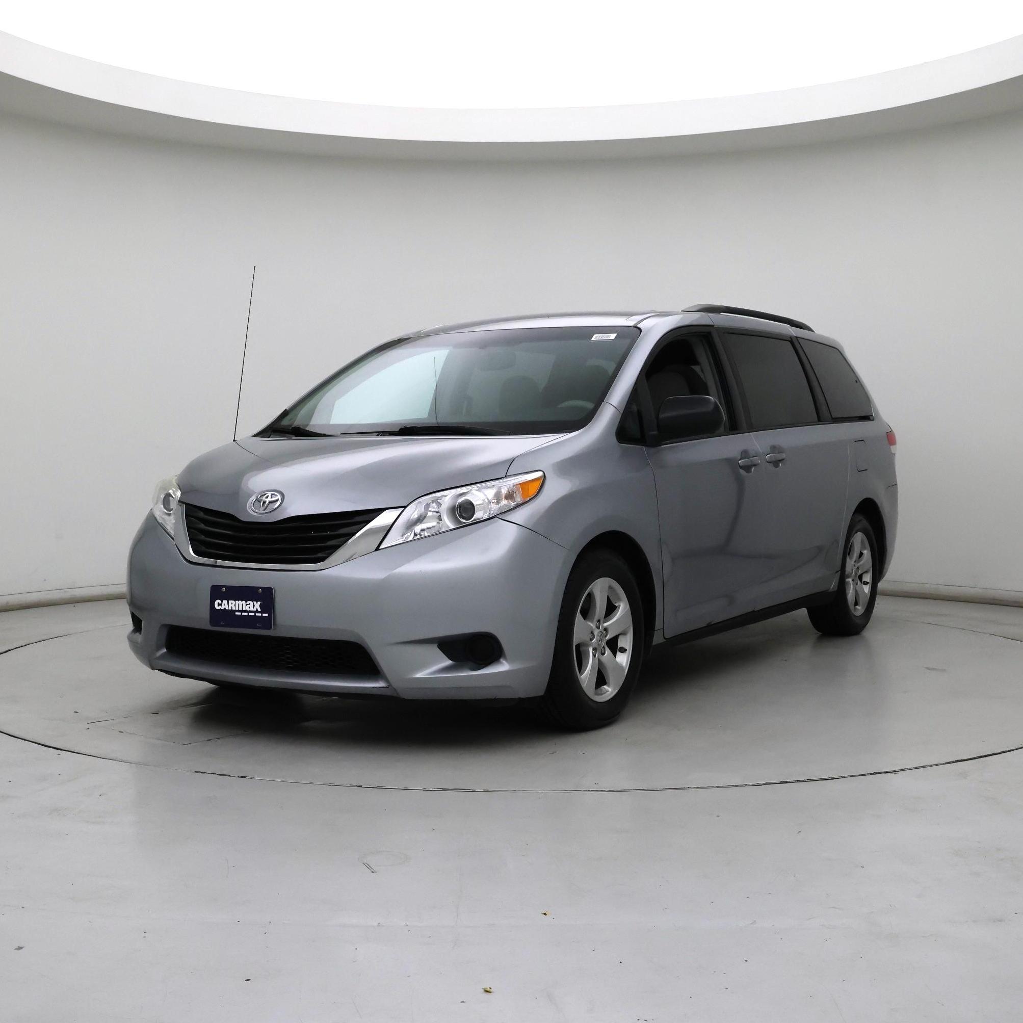 Thumbnail: 2014 Toyota Sienna - 4