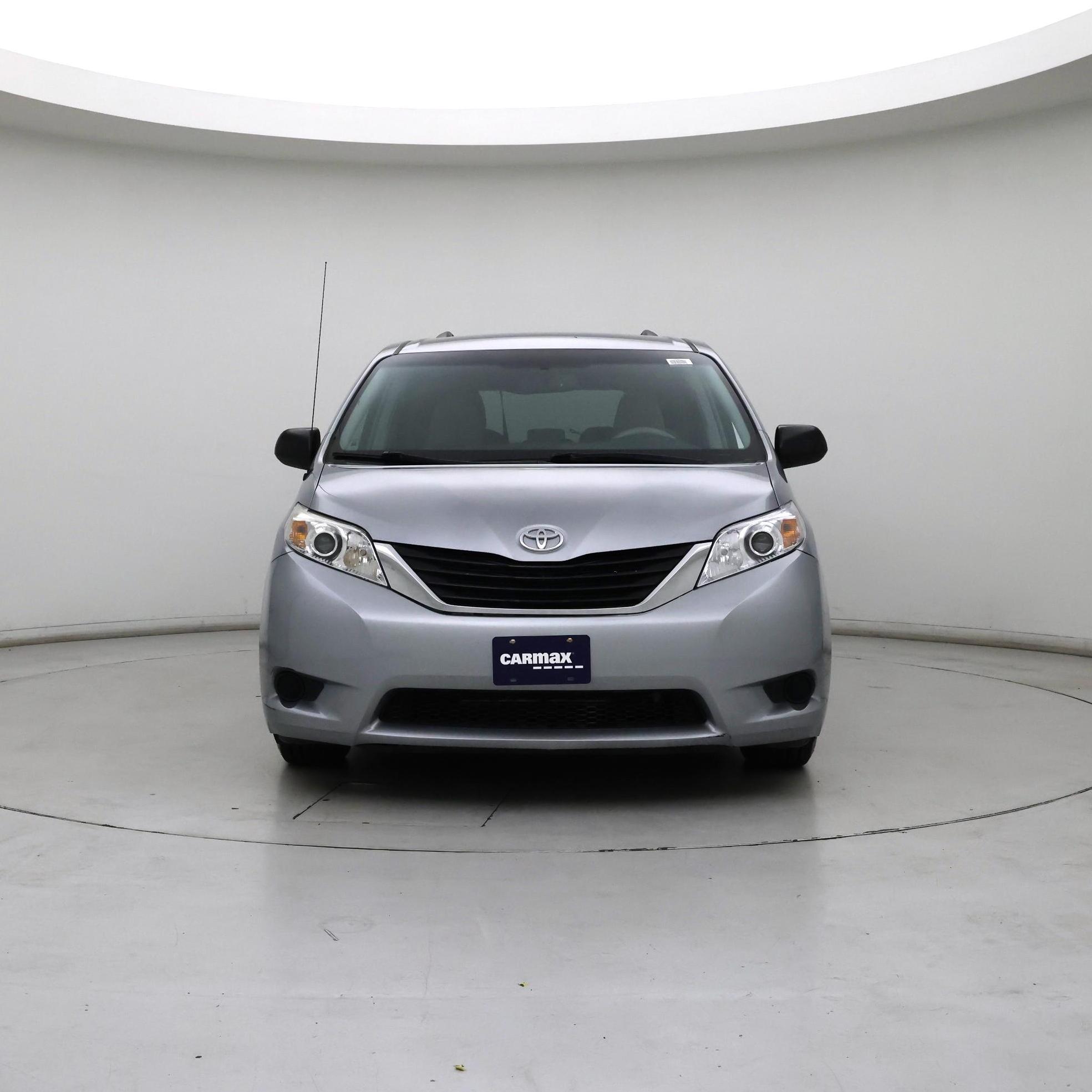 Thumbnail: 2014 Toyota Sienna - 5