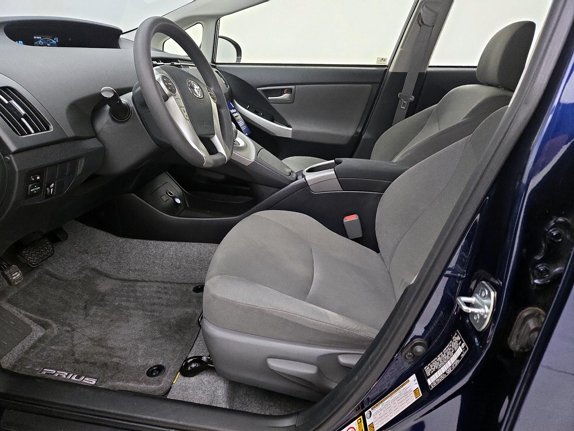 Thumbnail: 2014 Toyota Prius - 11