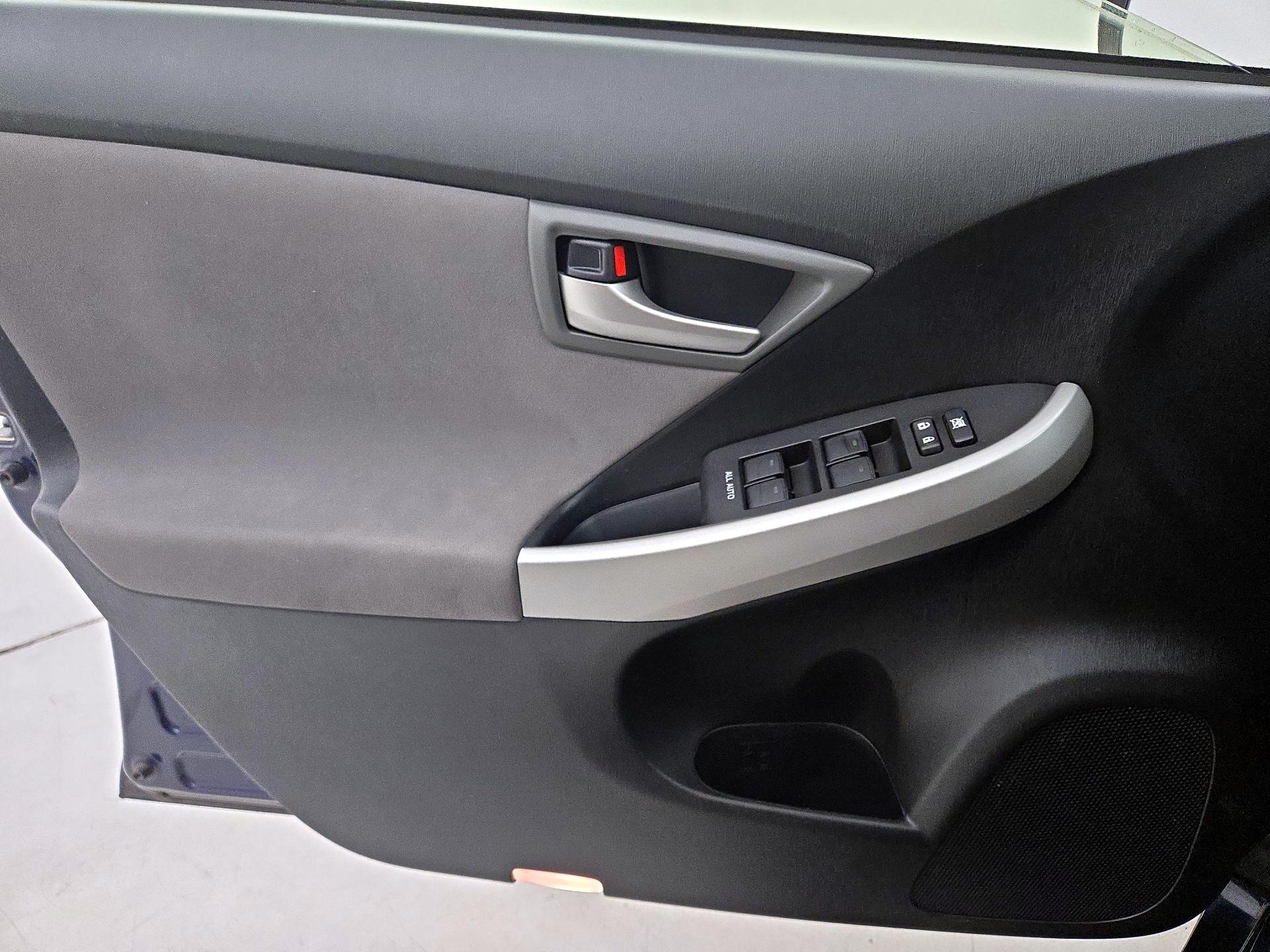 Thumbnail: 2014 Toyota Prius - 12