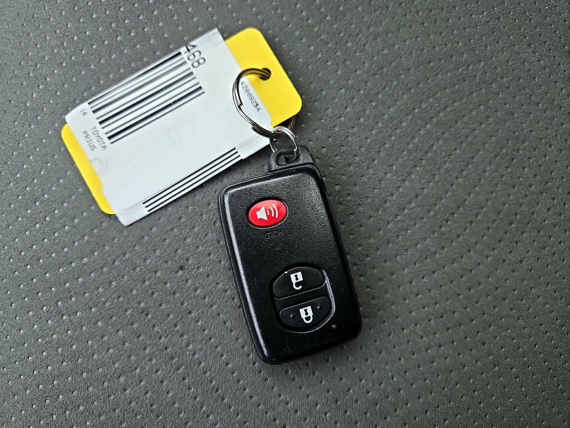 Thumbnail: 2014 Toyota Prius - 20