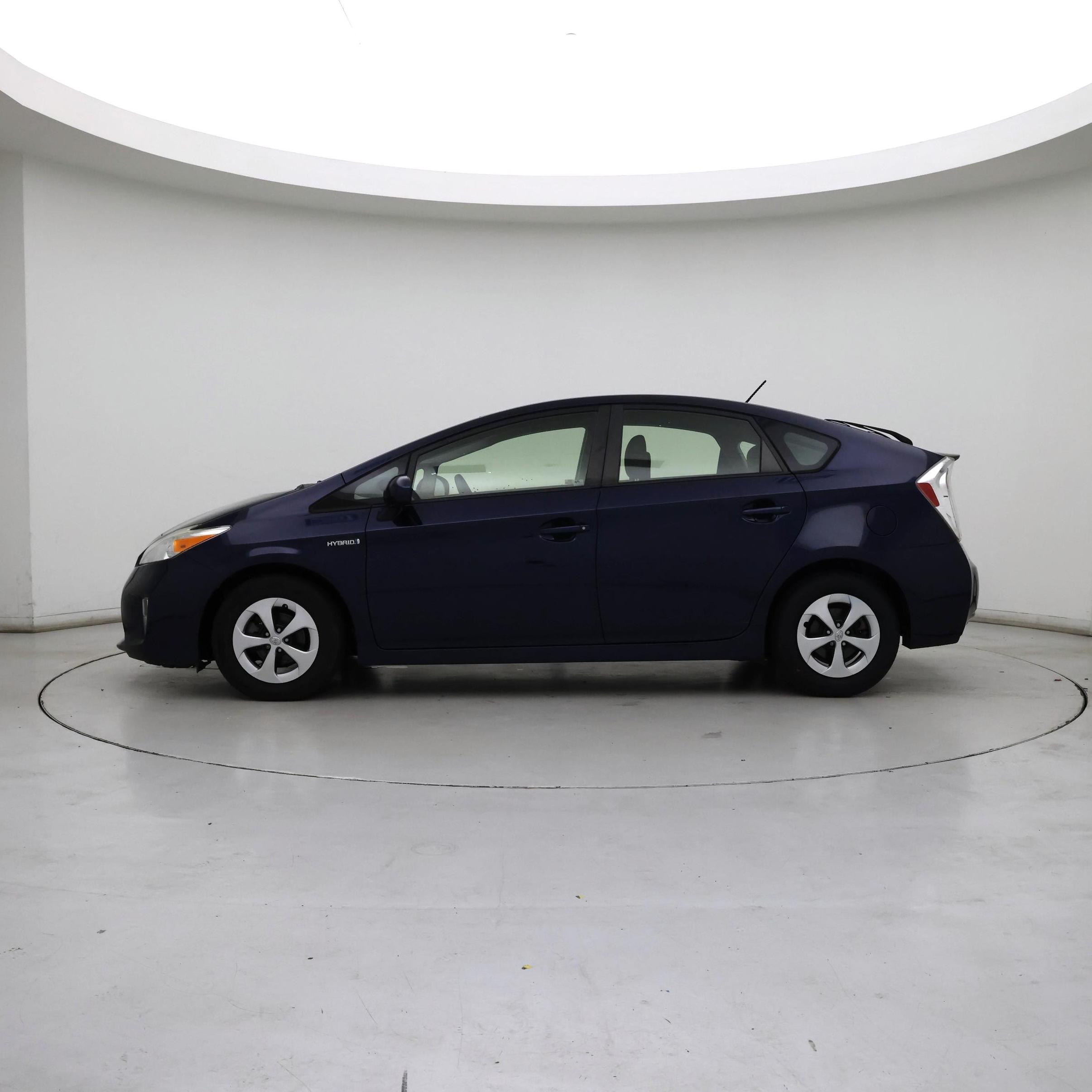 Thumbnail: 2014 Toyota Prius - 3