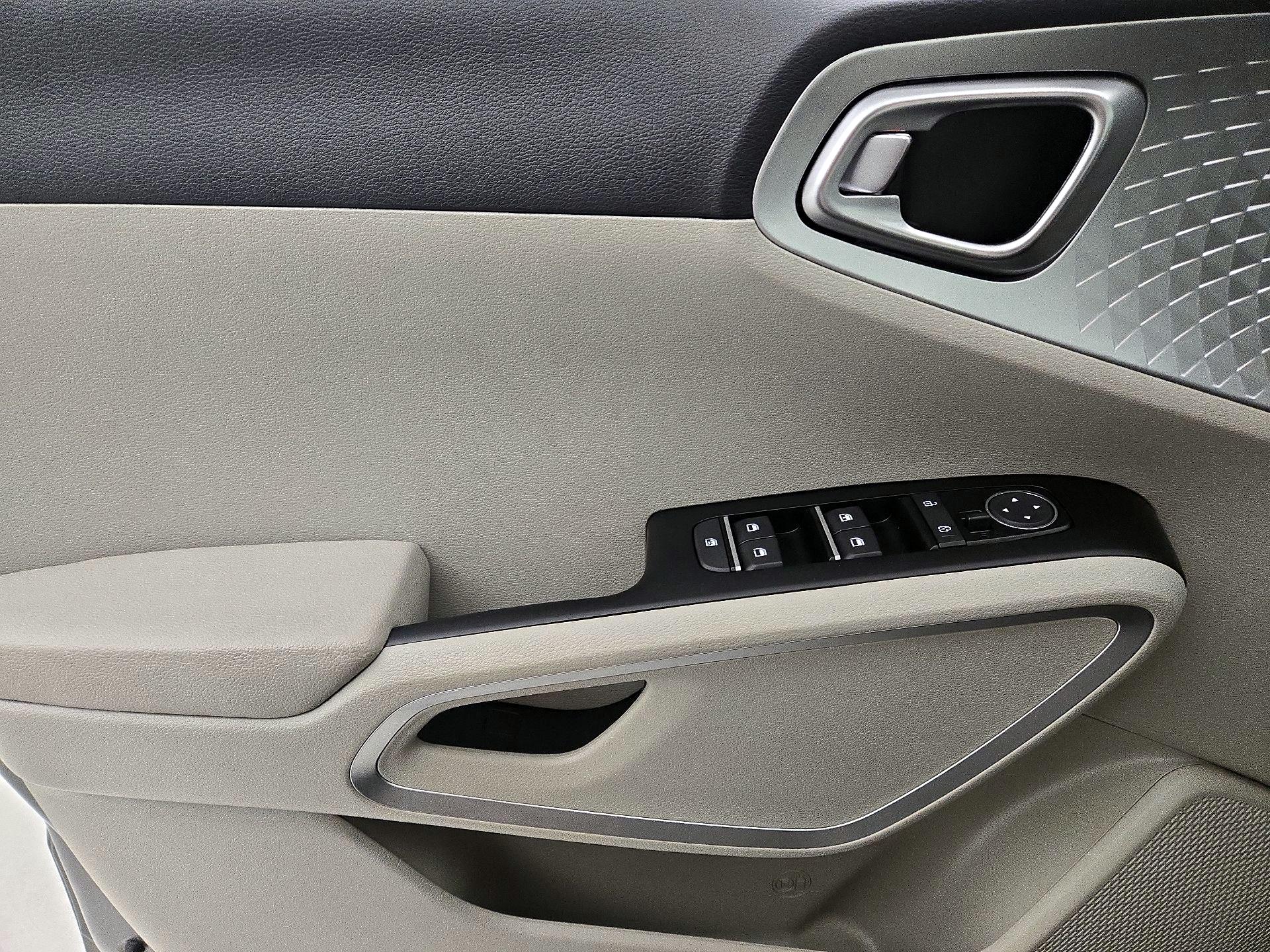 Thumbnail: 2023 Kia Soul - 12