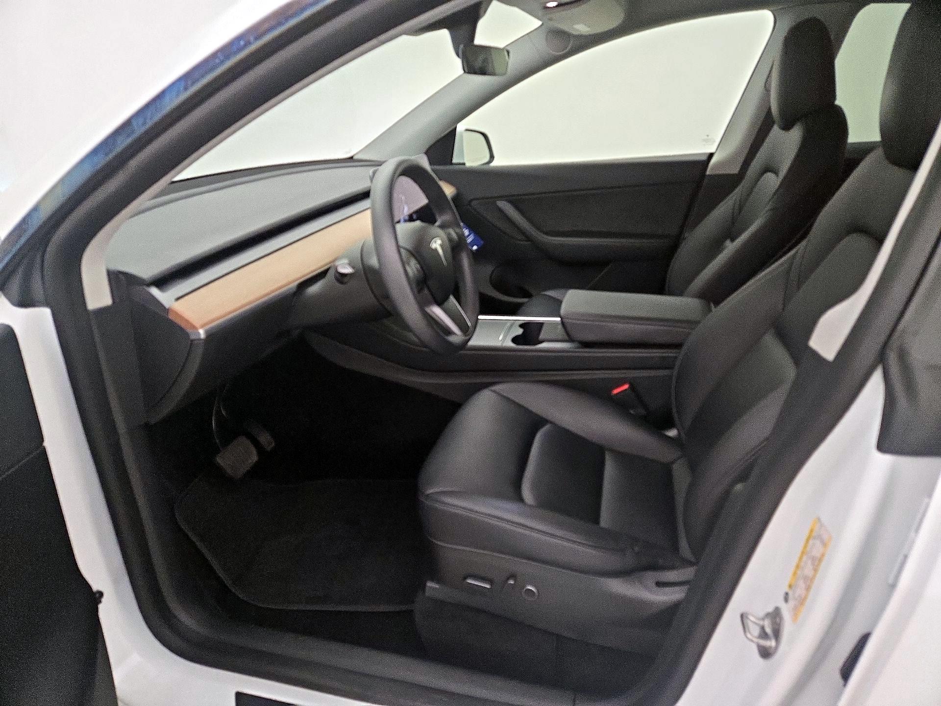 Thumbnail: 2022 Tesla Model Y - 11