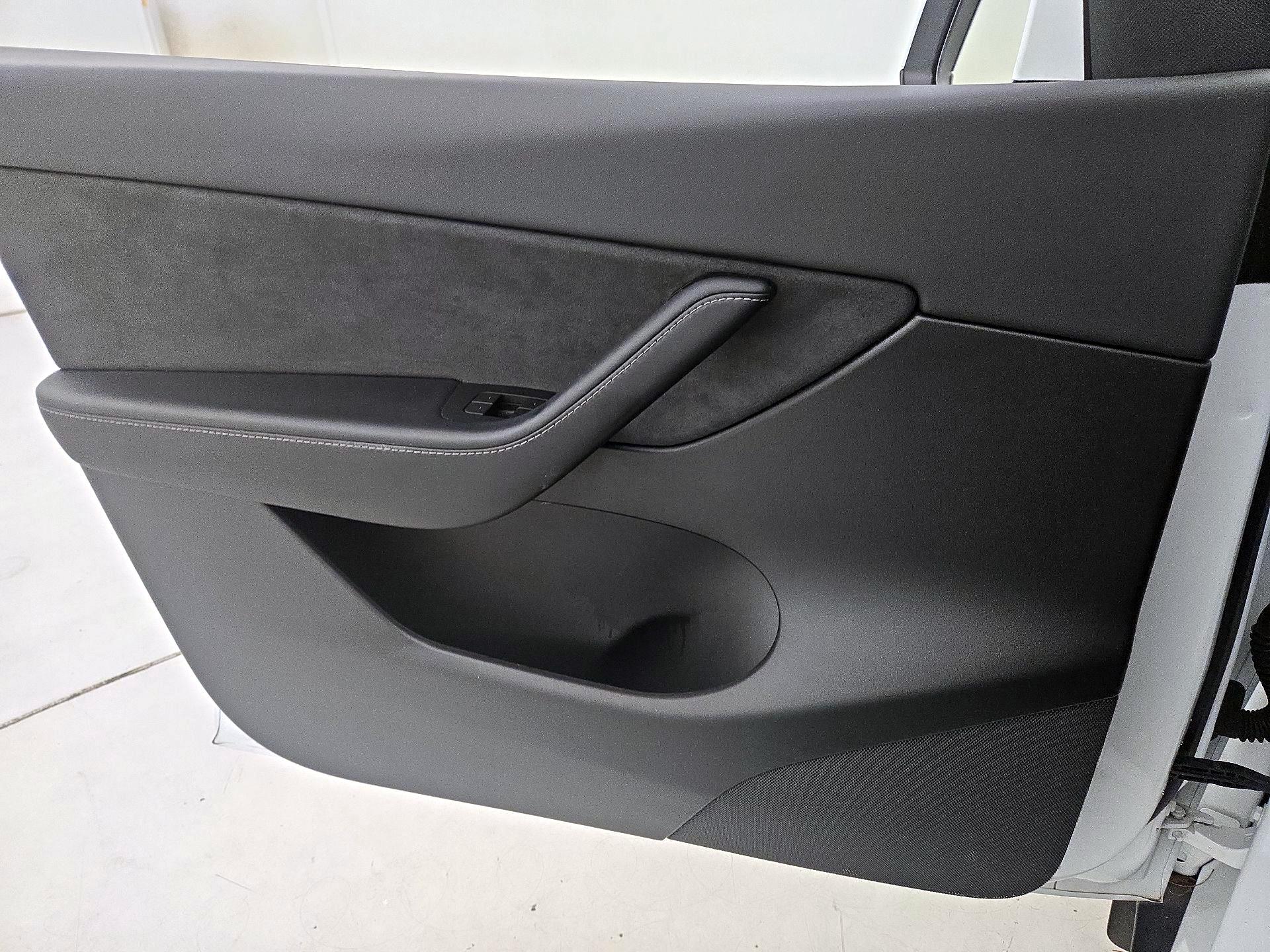Thumbnail: 2022 Tesla Model Y - 12