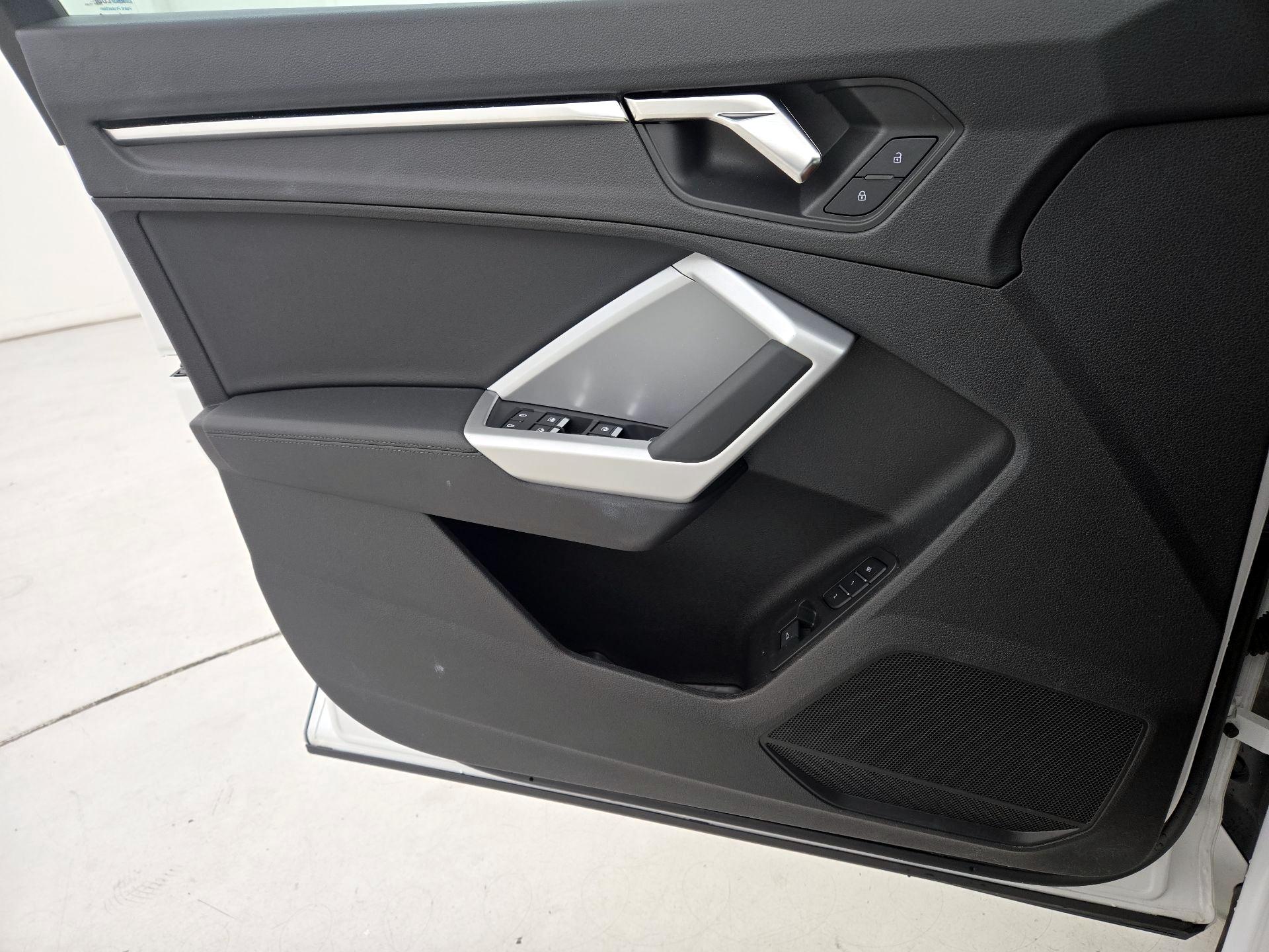 Thumbnail: 2022 Audi Q3 - 12