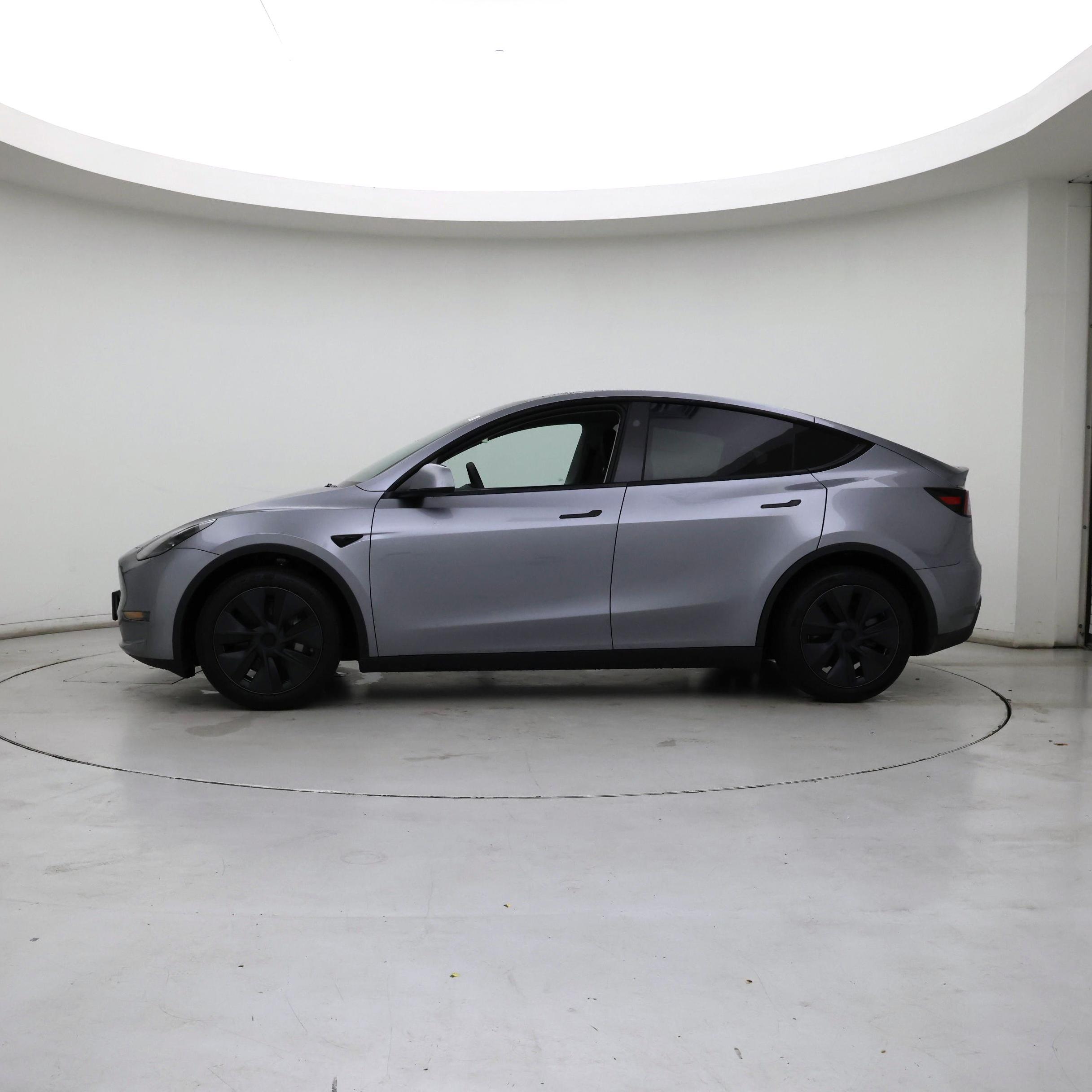 Thumbnail: 2024 Tesla Model Y - 3