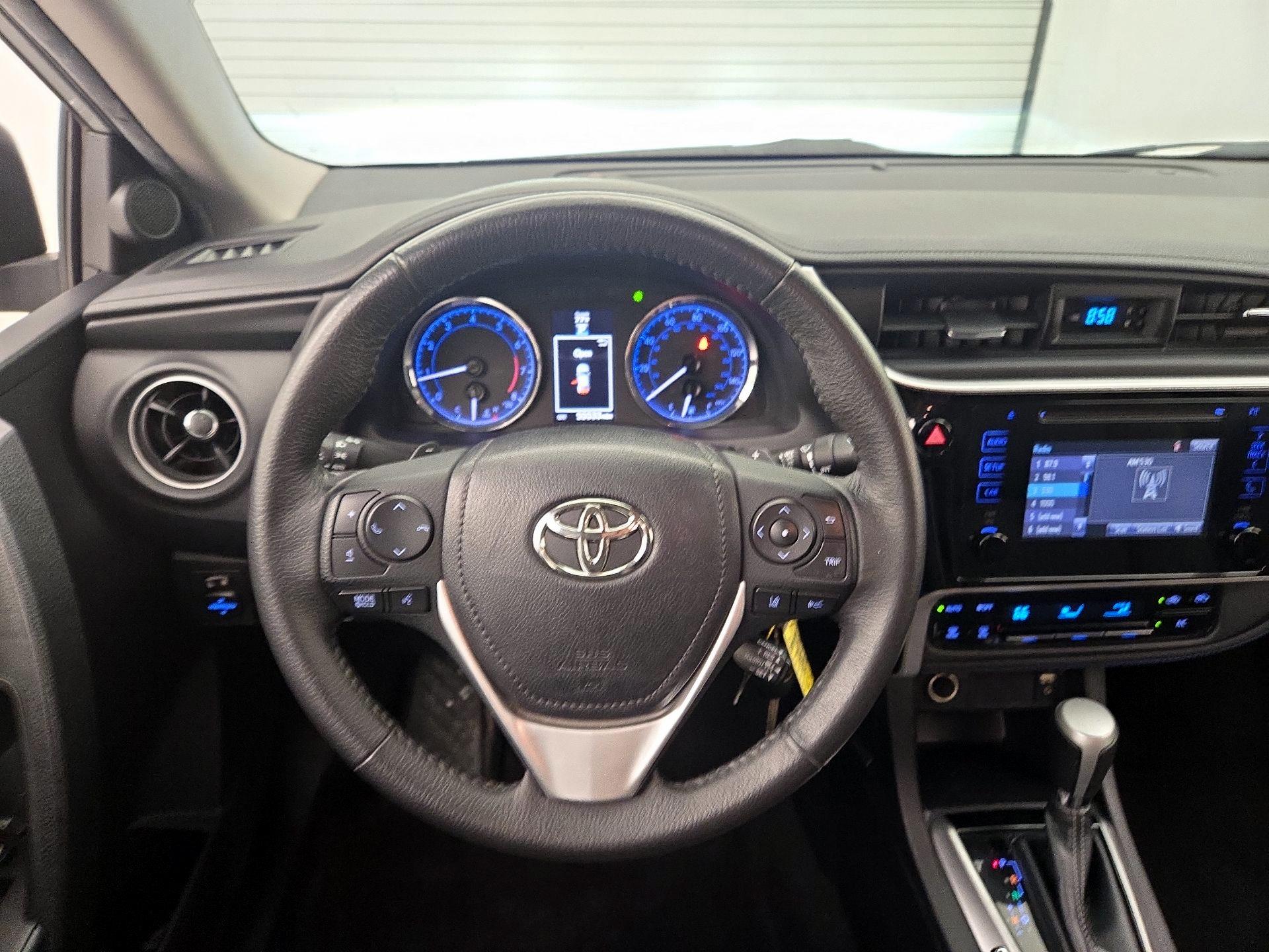 Thumbnail: 2018 Toyota Corolla - 10