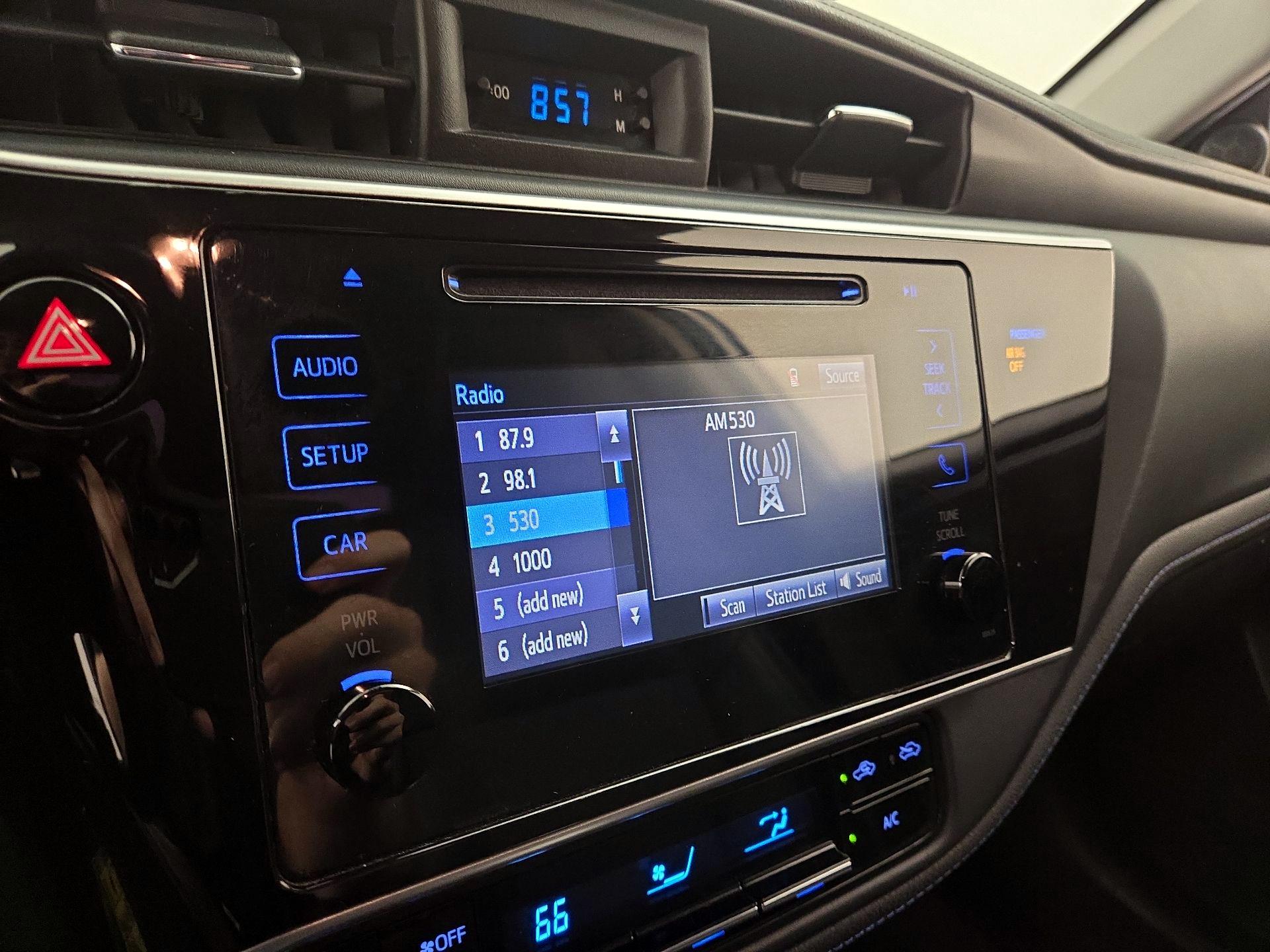 Thumbnail: 2018 Toyota Corolla - 15