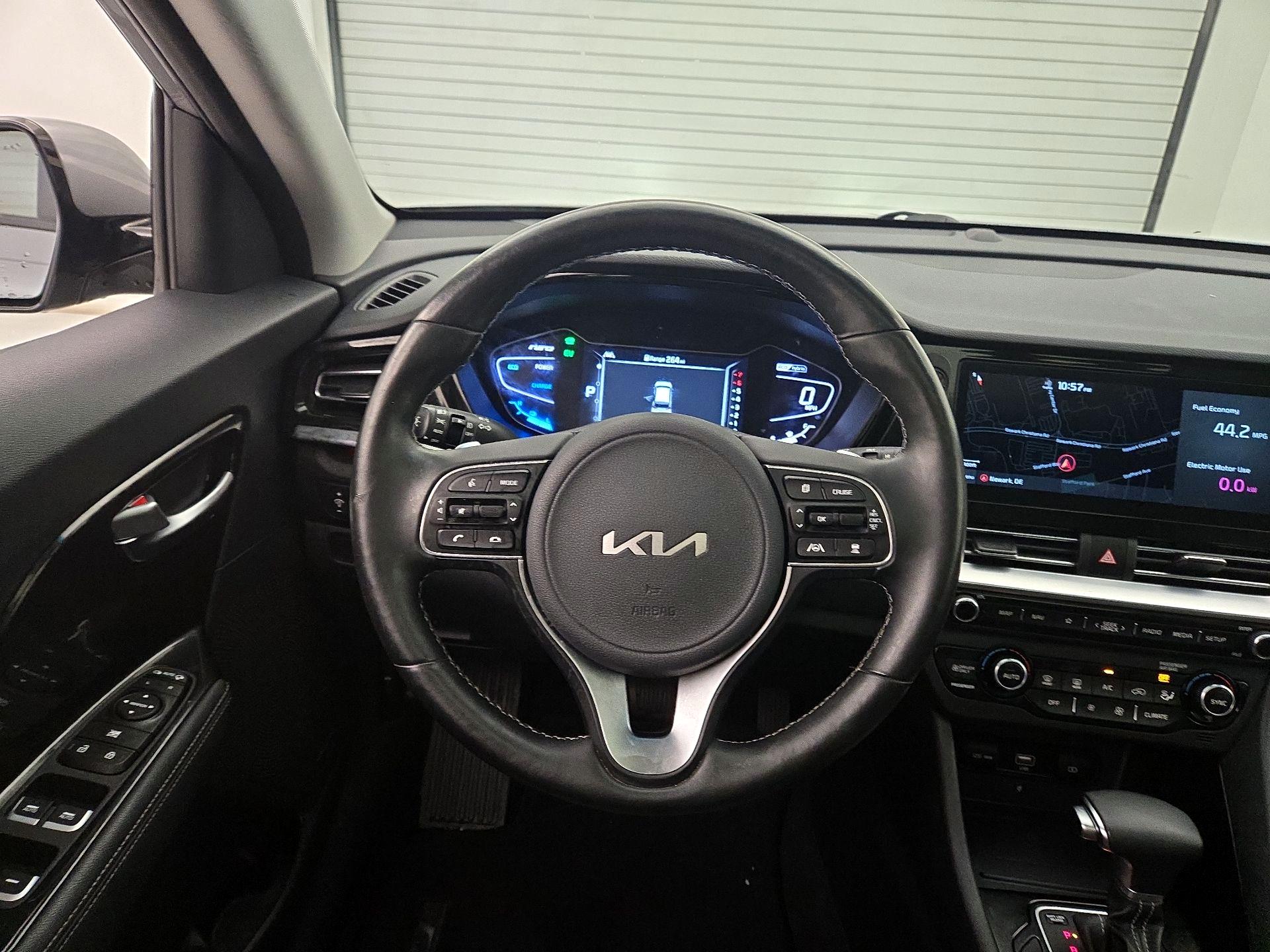 Thumbnail: 2022 Kia Niro - 10