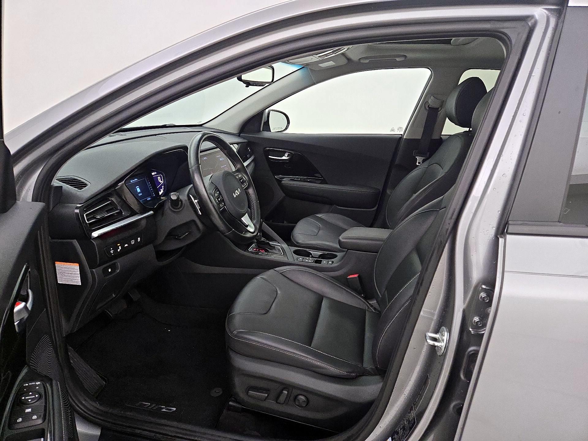 Thumbnail: 2022 Kia Niro - 11
