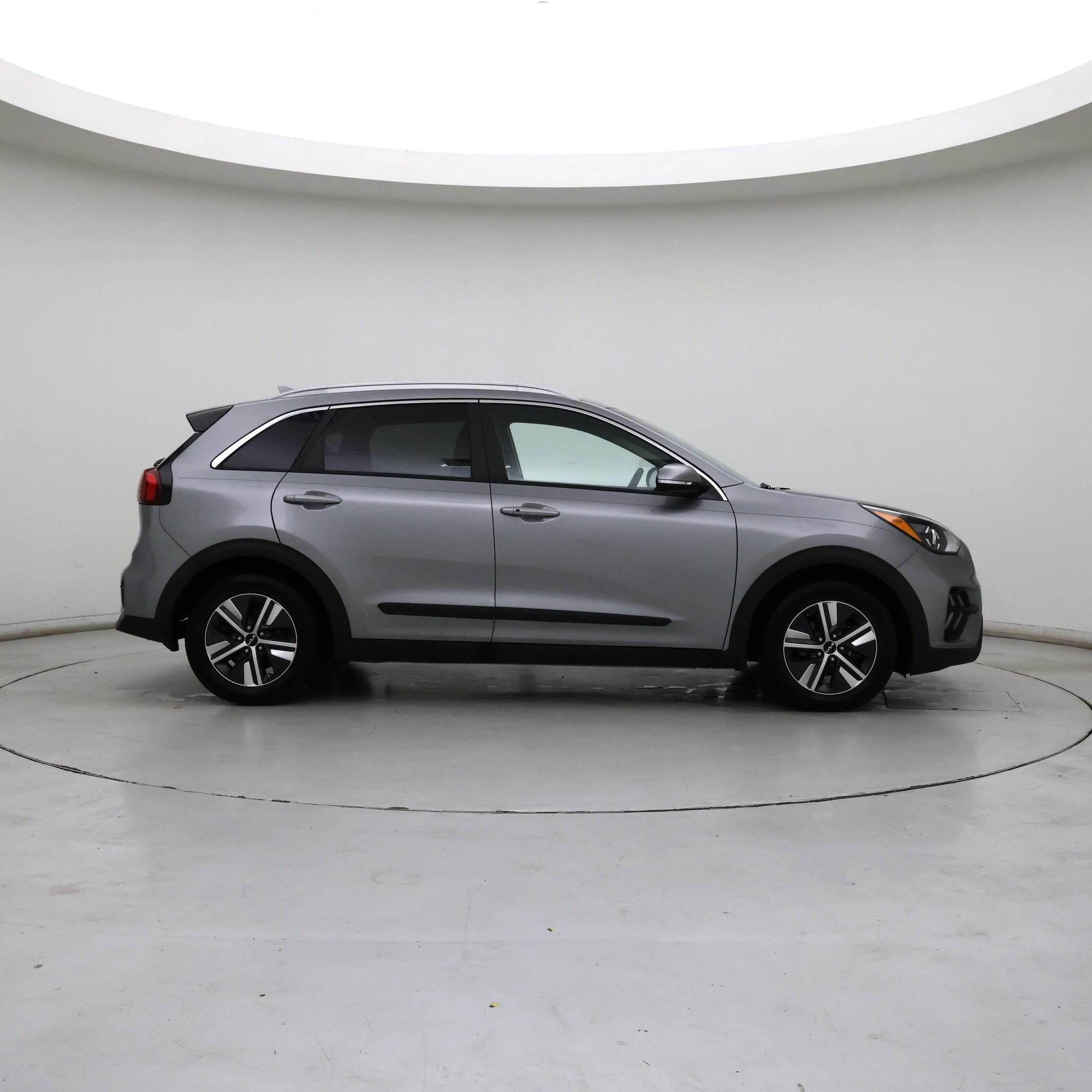 Thumbnail: 2022 Kia Niro - 7