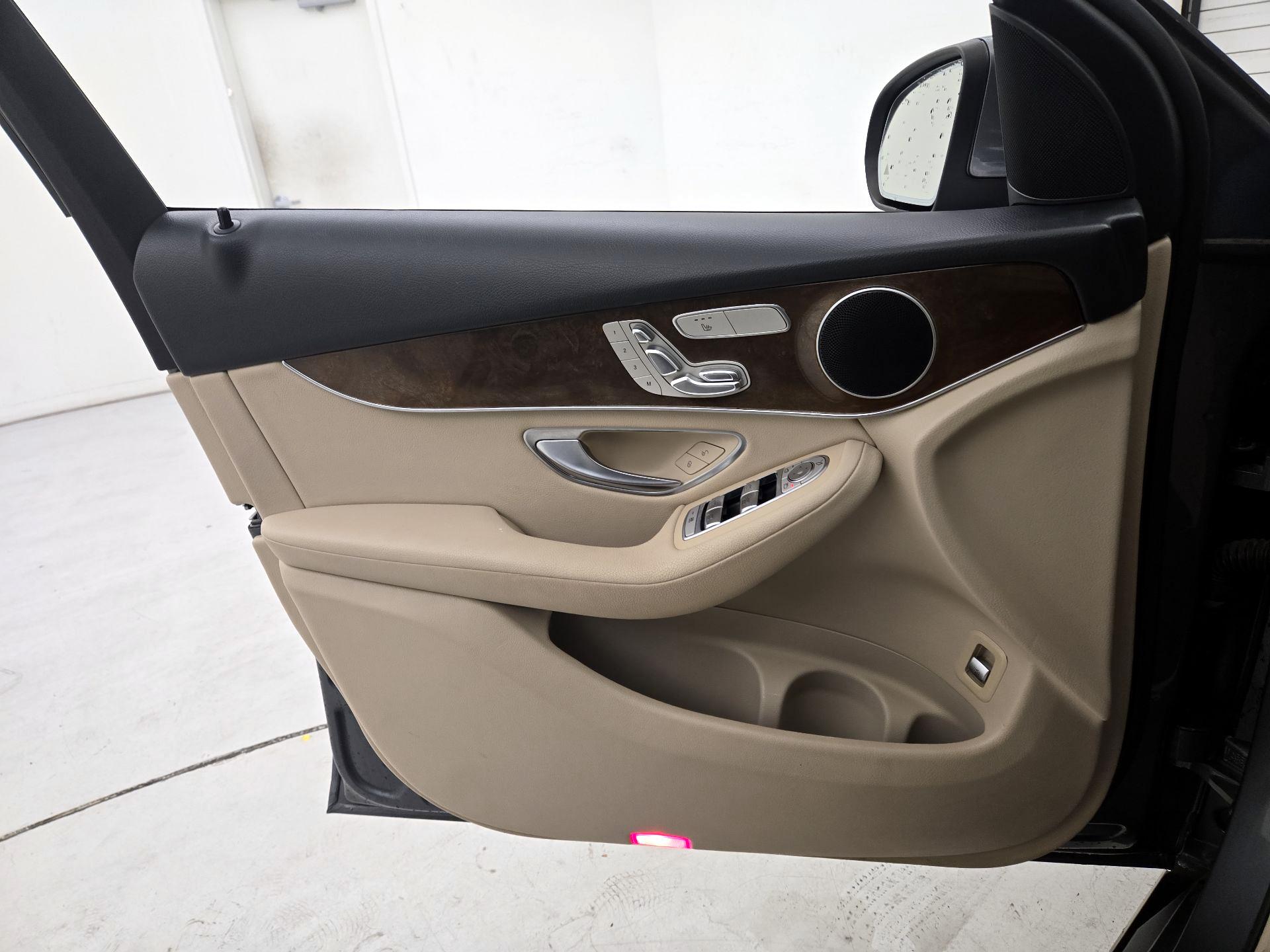 Thumbnail: 2019 Mercedes-Benz GLC - 12