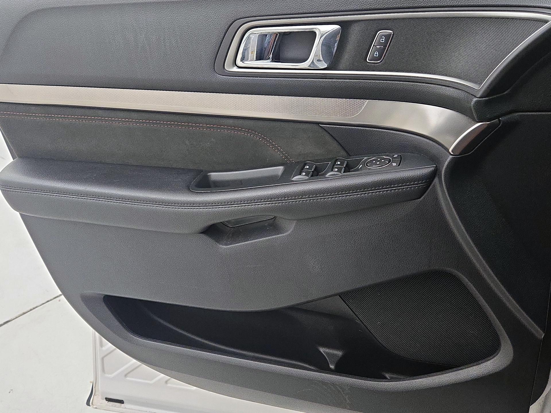 Thumbnail: 2018 Ford Explorer - 12