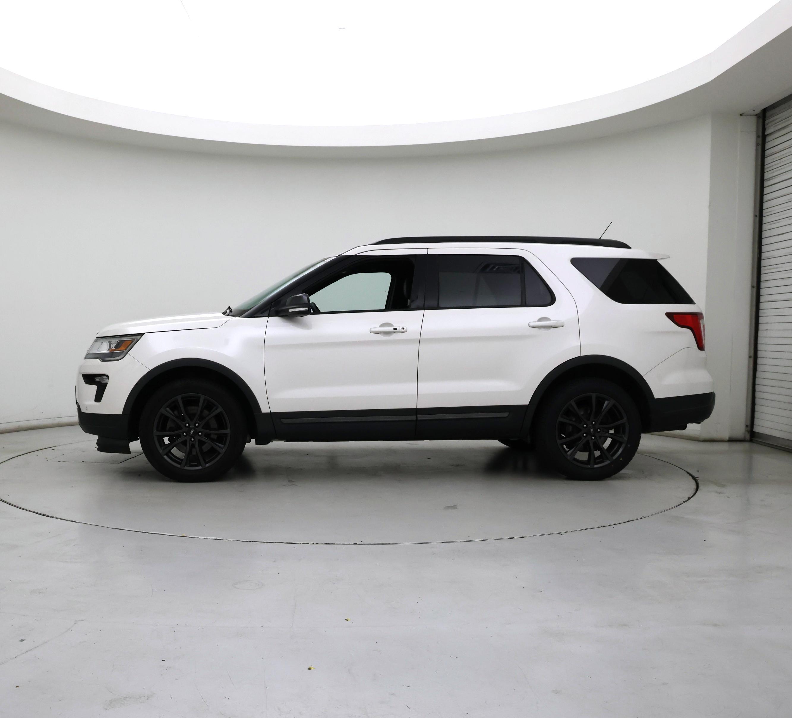 Thumbnail: 2018 Ford Explorer - 3