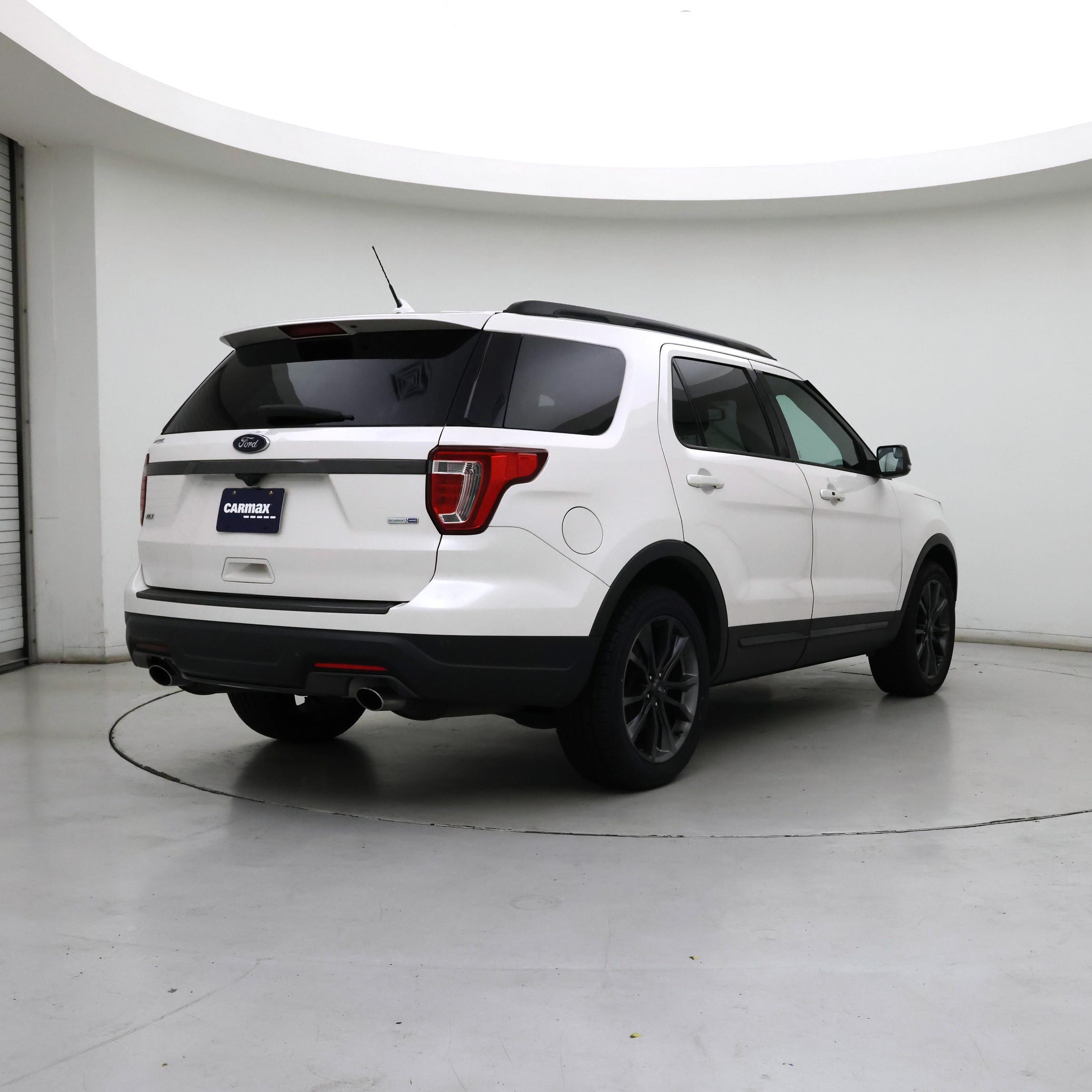 Thumbnail: 2018 Ford Explorer - 8