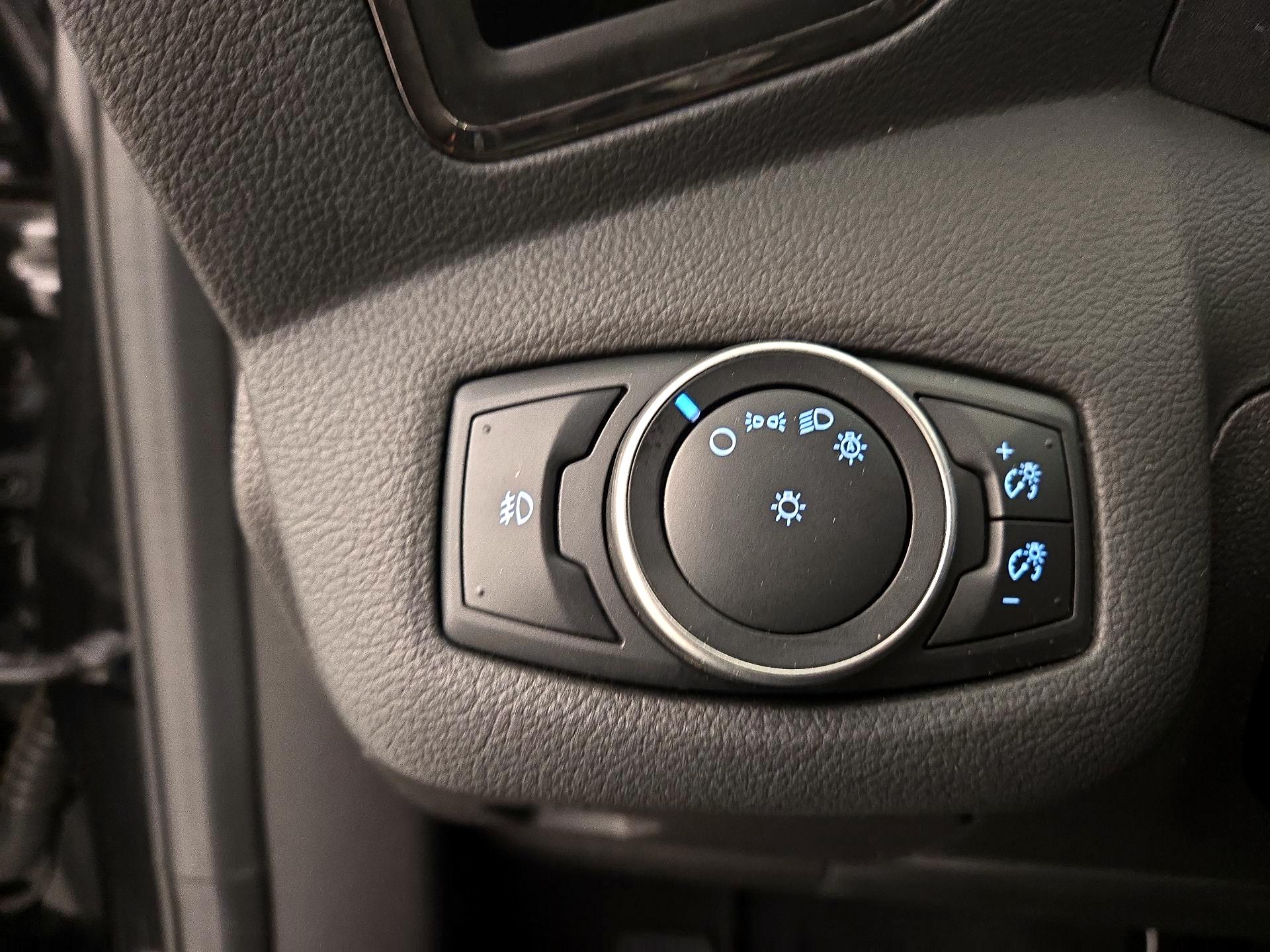 Thumbnail: 2015 Ford Escape - 13