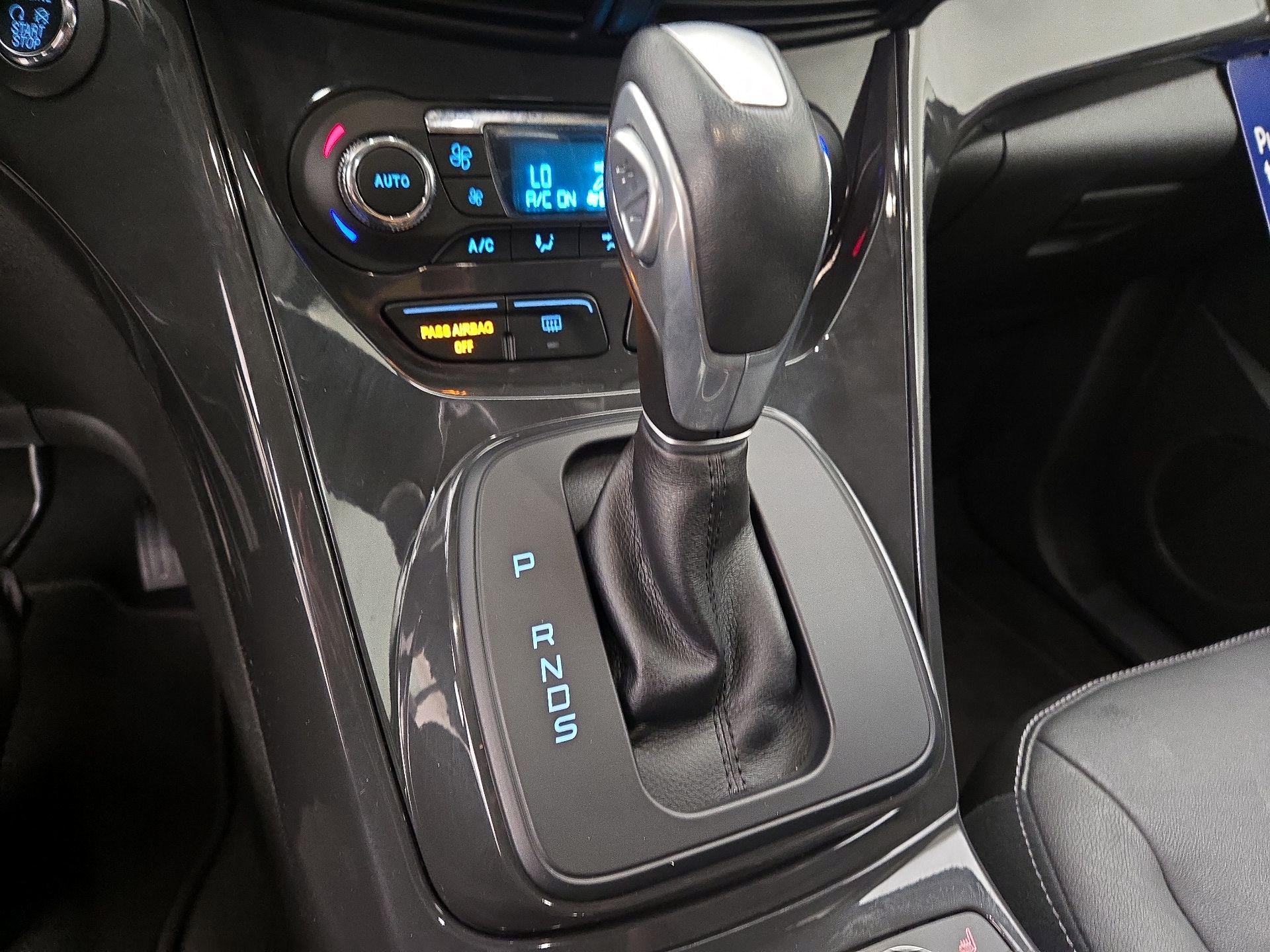 Thumbnail: 2015 Ford Escape - 17