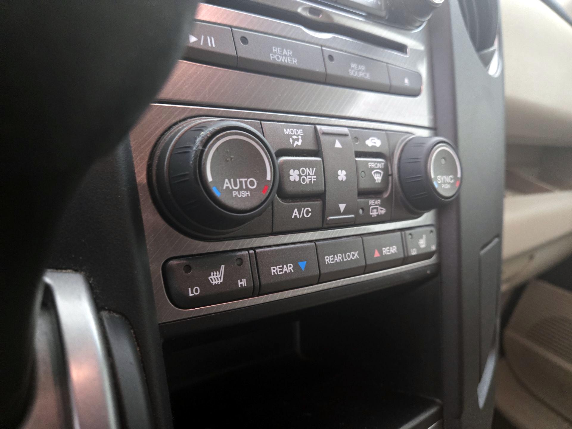 Thumbnail: 2014 Honda Pilot - 17