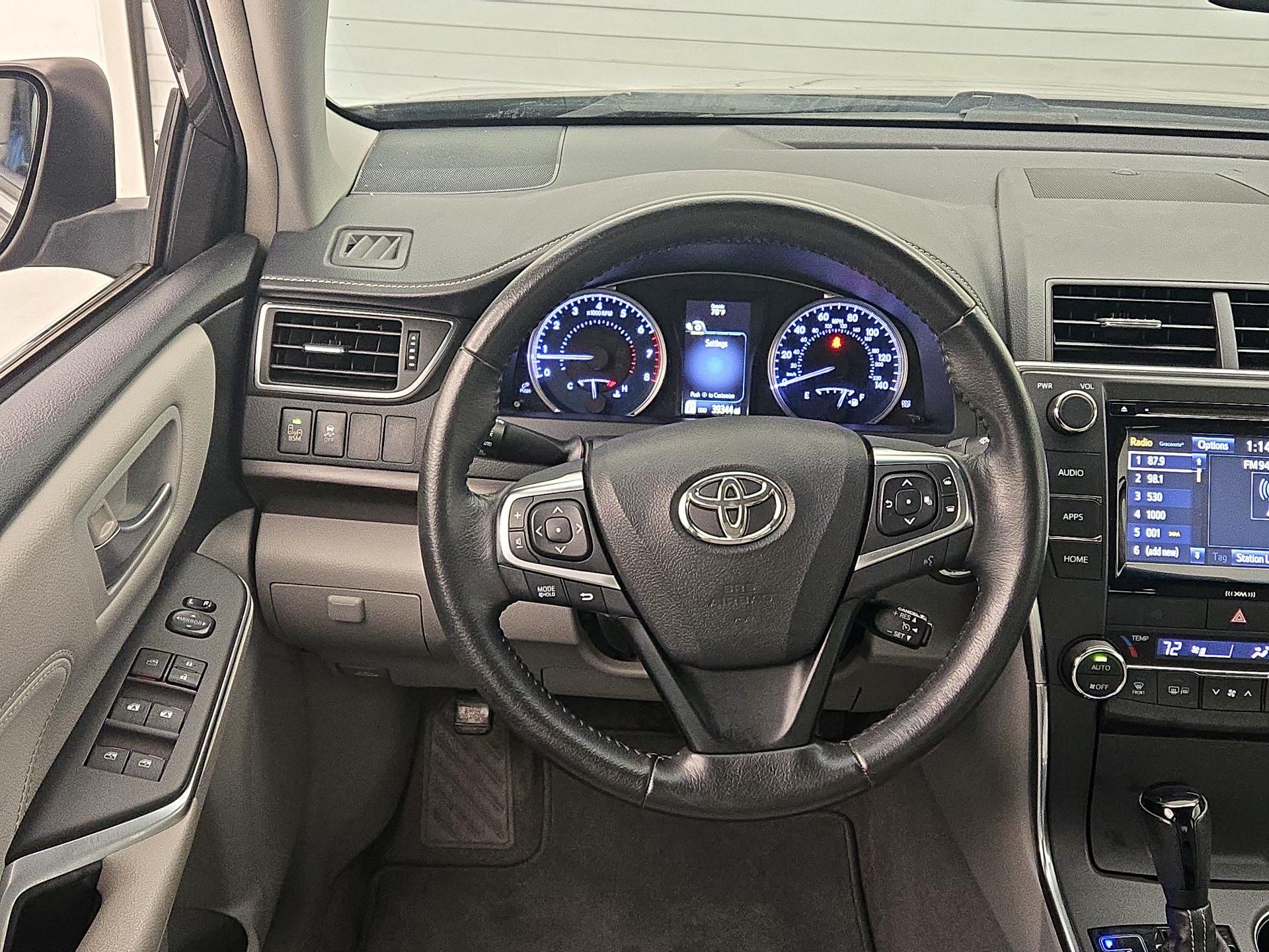 Thumbnail: 2016 Toyota Camry - 10