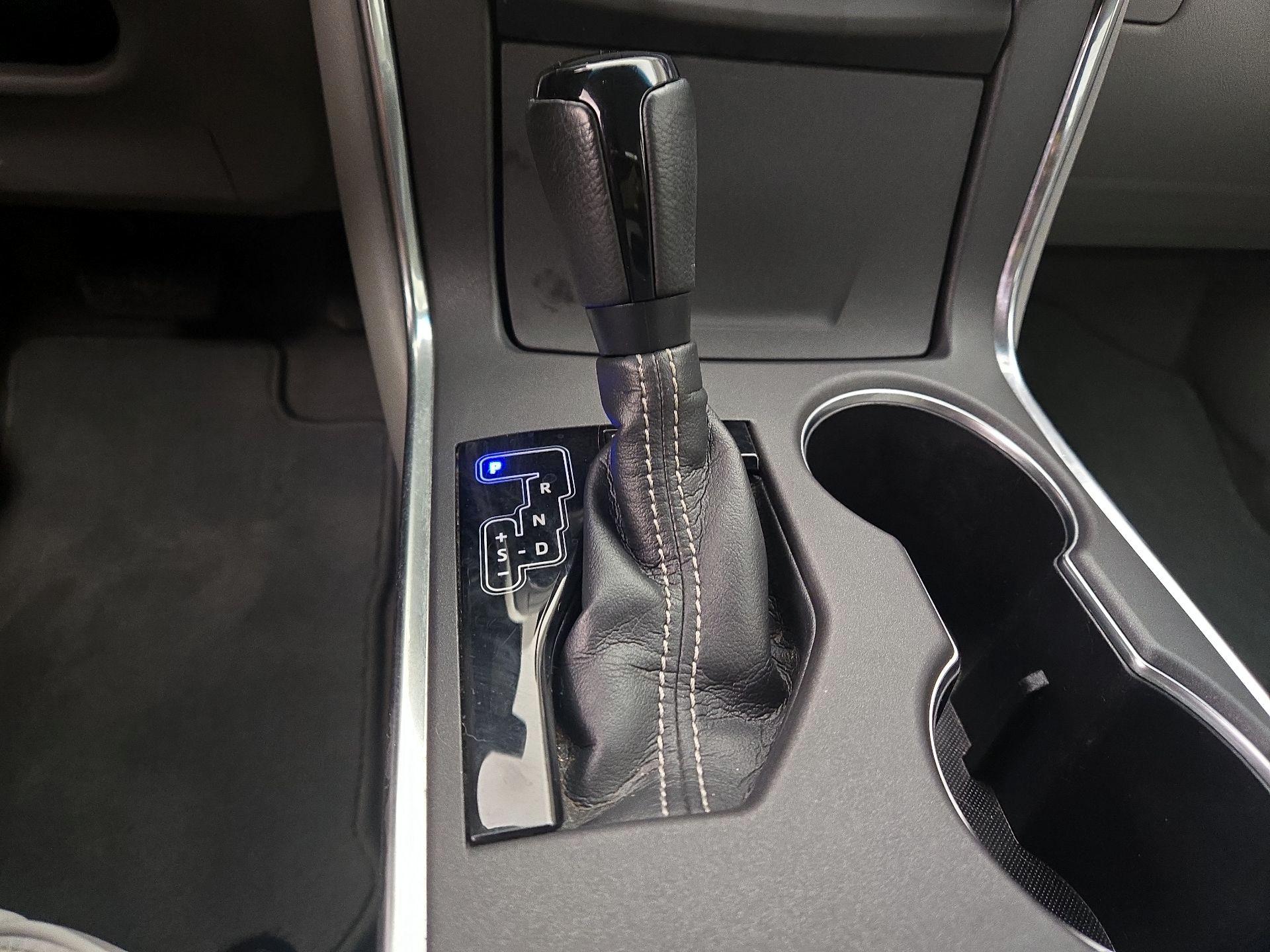 Thumbnail: 2016 Toyota Camry - 17