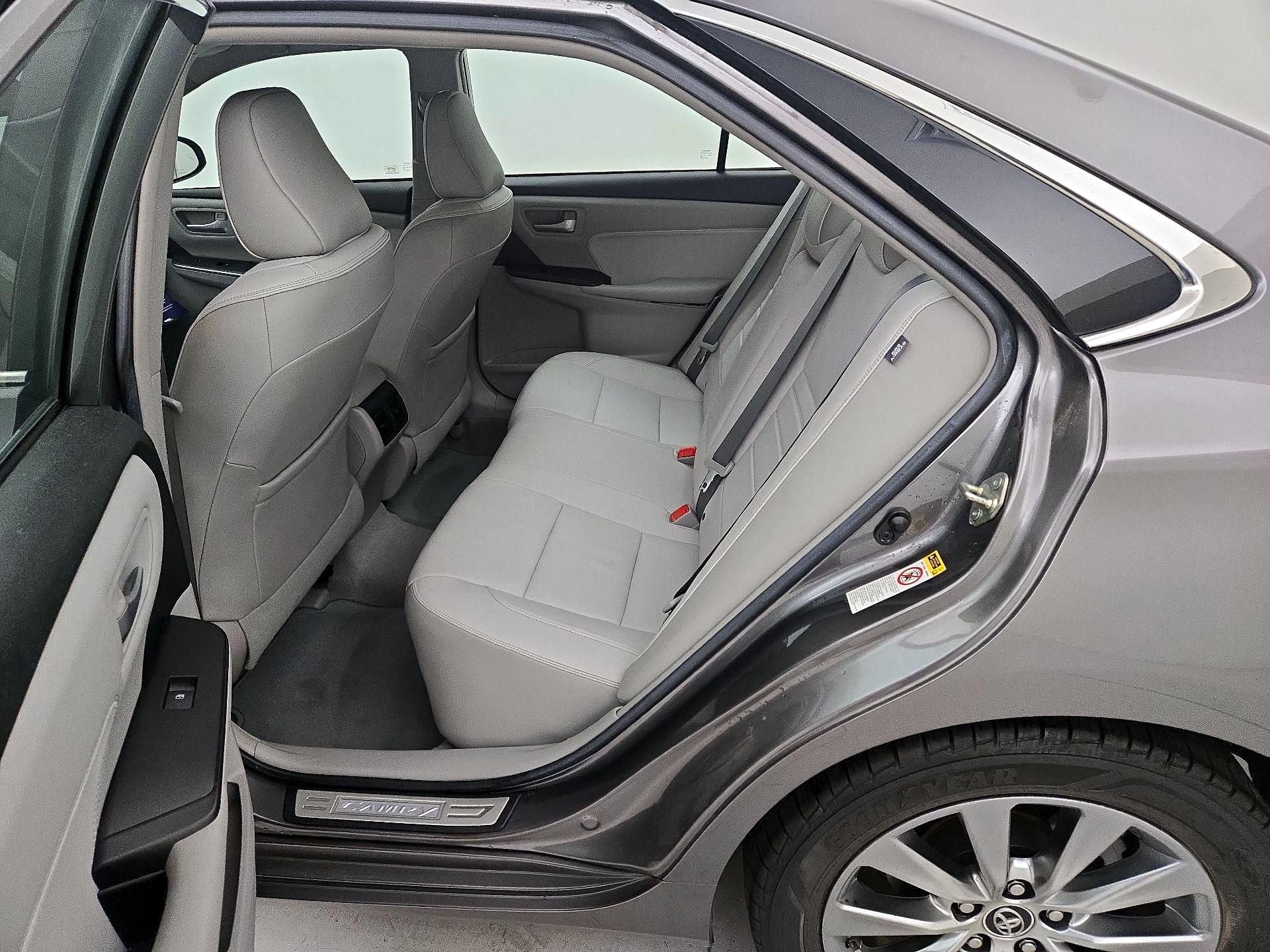 Thumbnail: 2016 Toyota Camry - 18